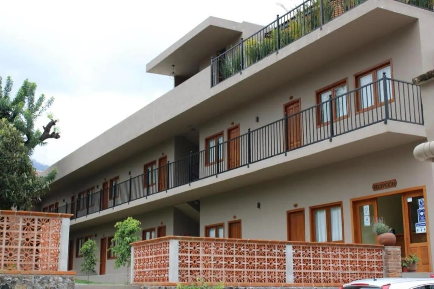 Facade/entrance in Artesanos 11