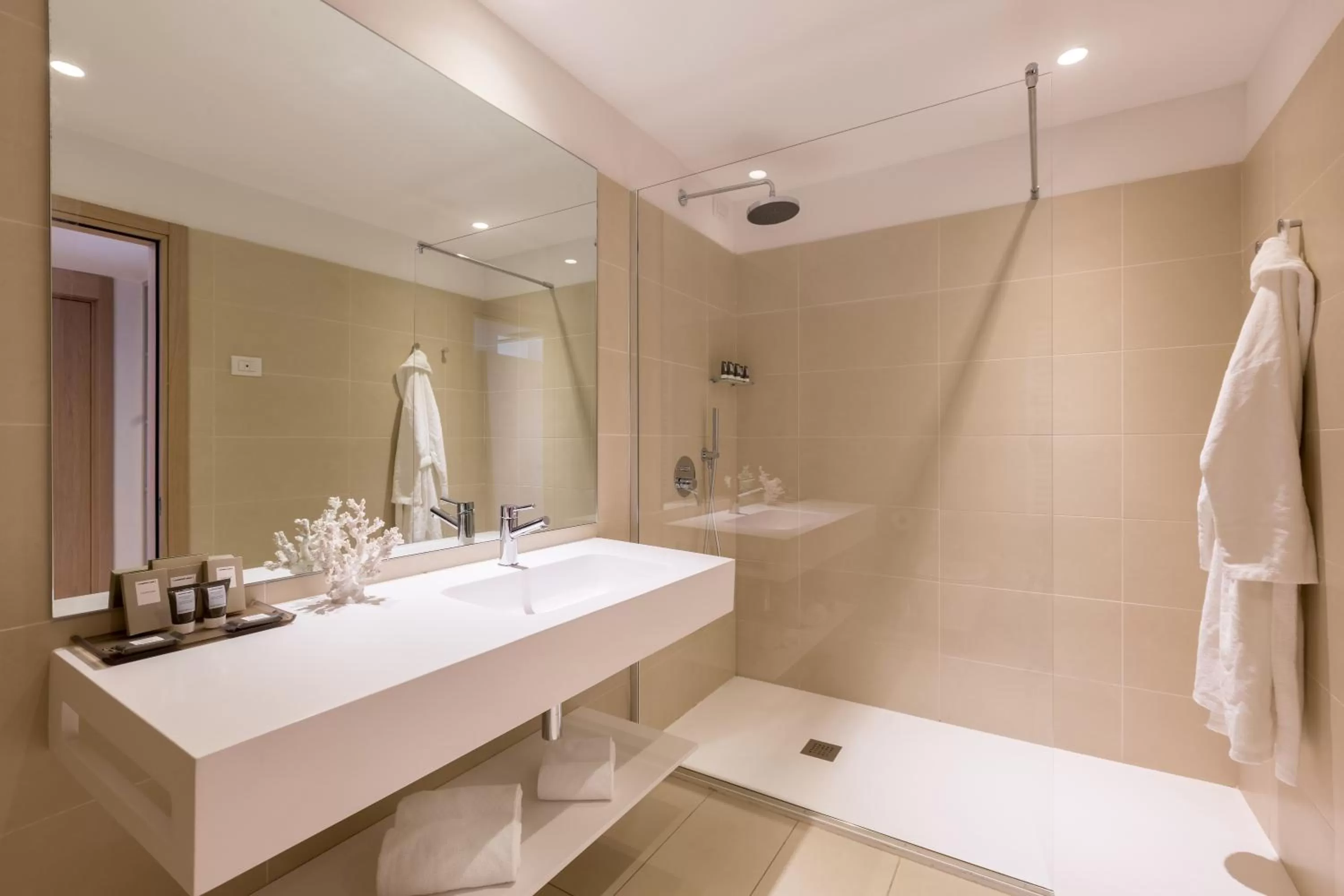 Shower in Hotel Lago Di Garda