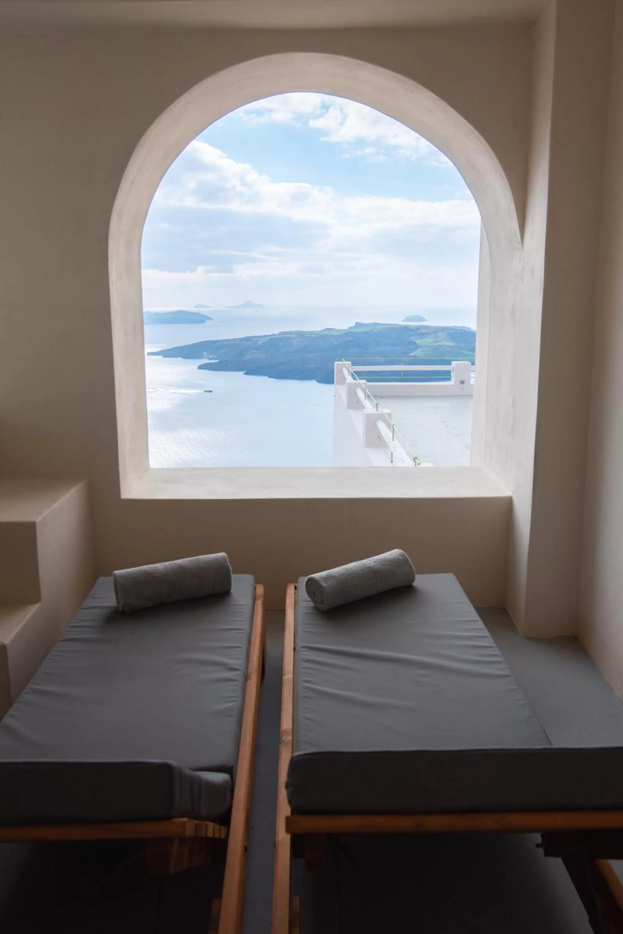 Bed in Caldera Cliff Illusion