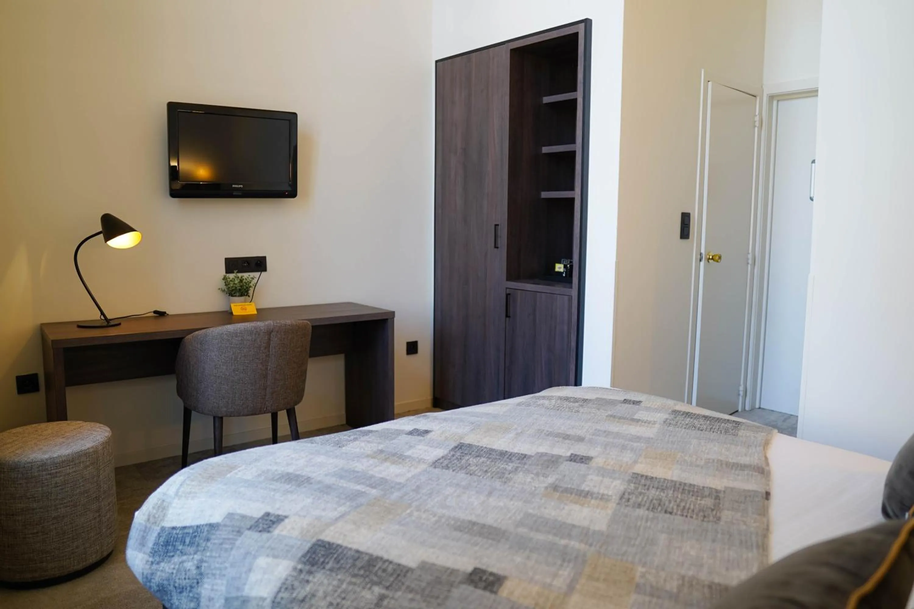 Photo of the whole room, Bed in Hotel Gravensteen