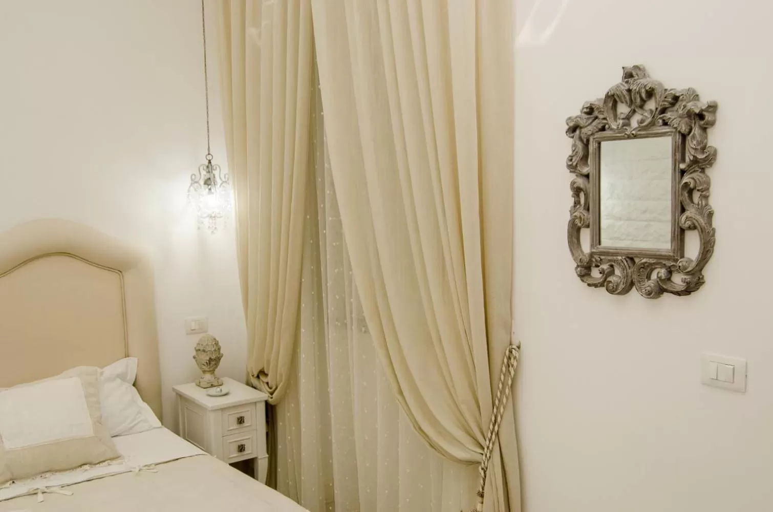 Decorative detail in Domus Rosa