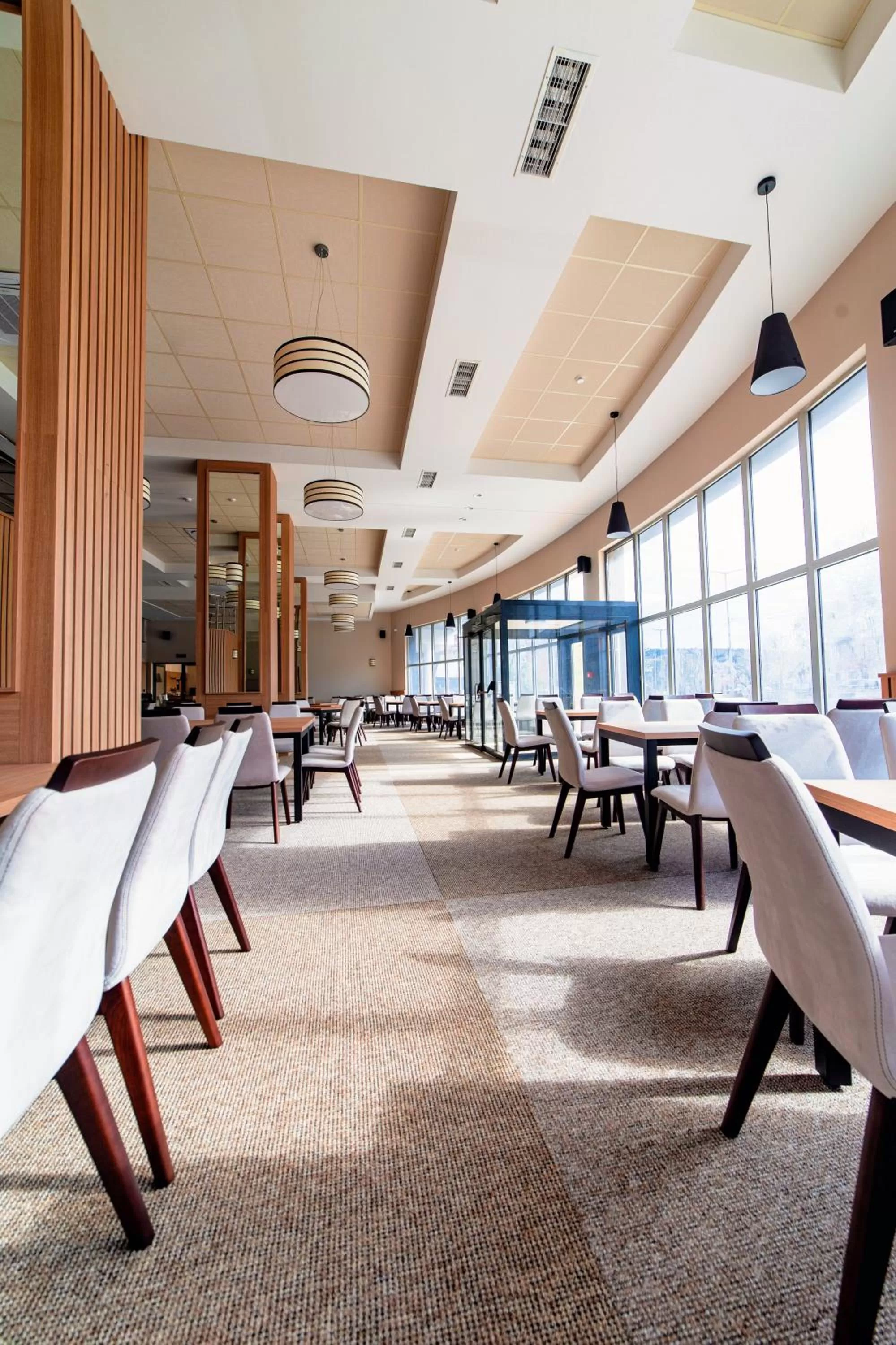 Restaurant/places to eat in Hotel Verticalplus