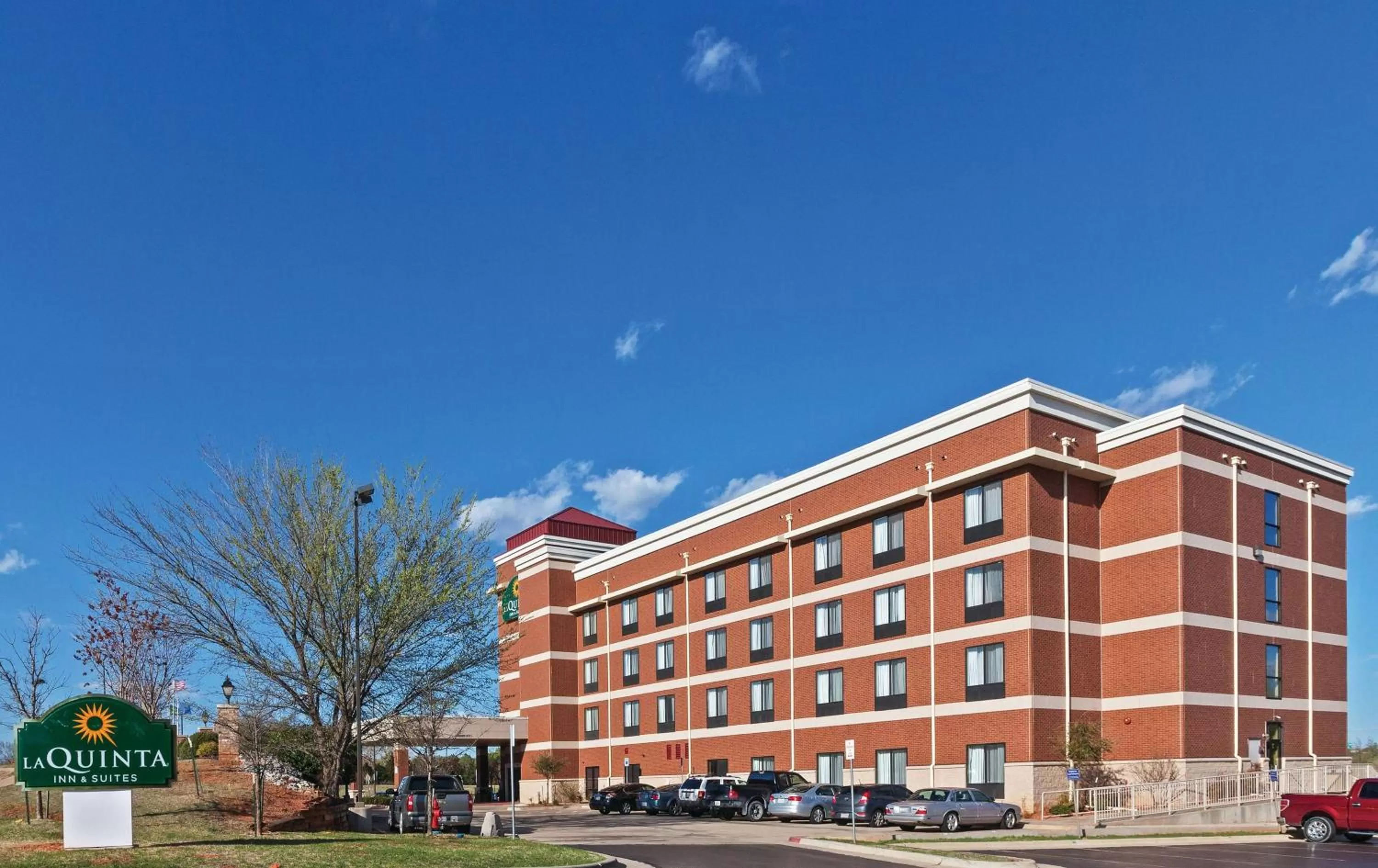 Property building in La Quinta by Wyndham Edmond