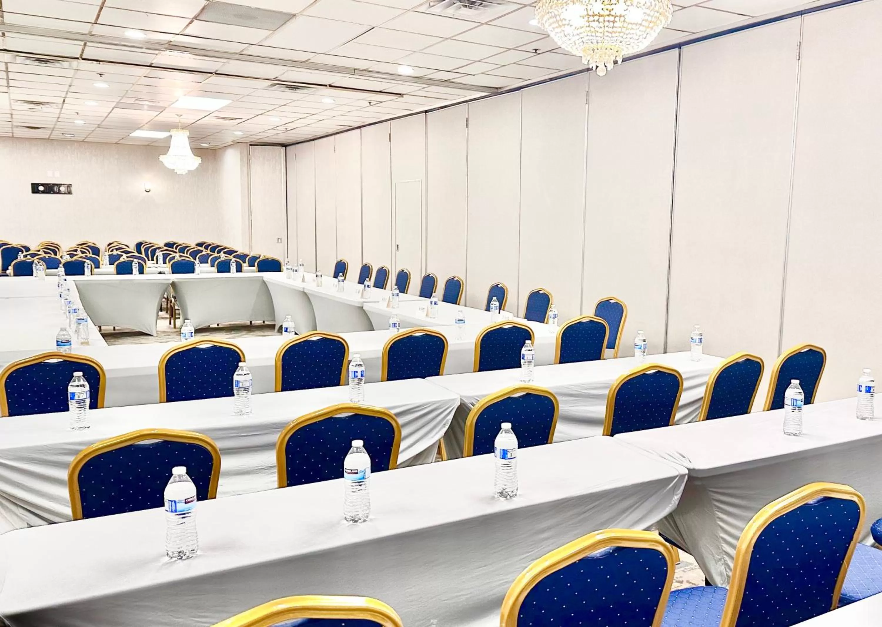 Meeting/conference room in Lincoln Hotel Monterey Park Los Angeles