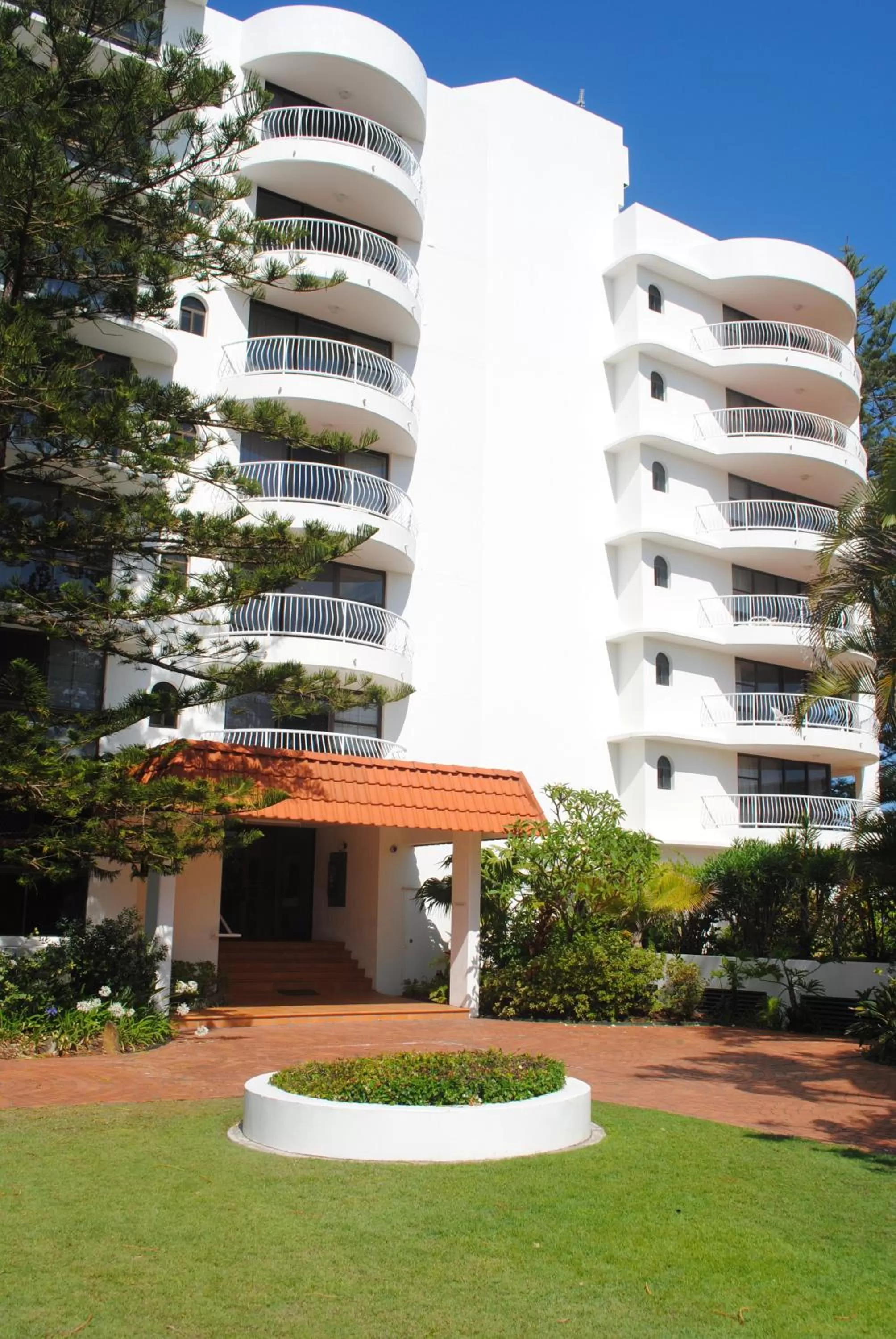 Facade/entrance in Albatross North Apartments