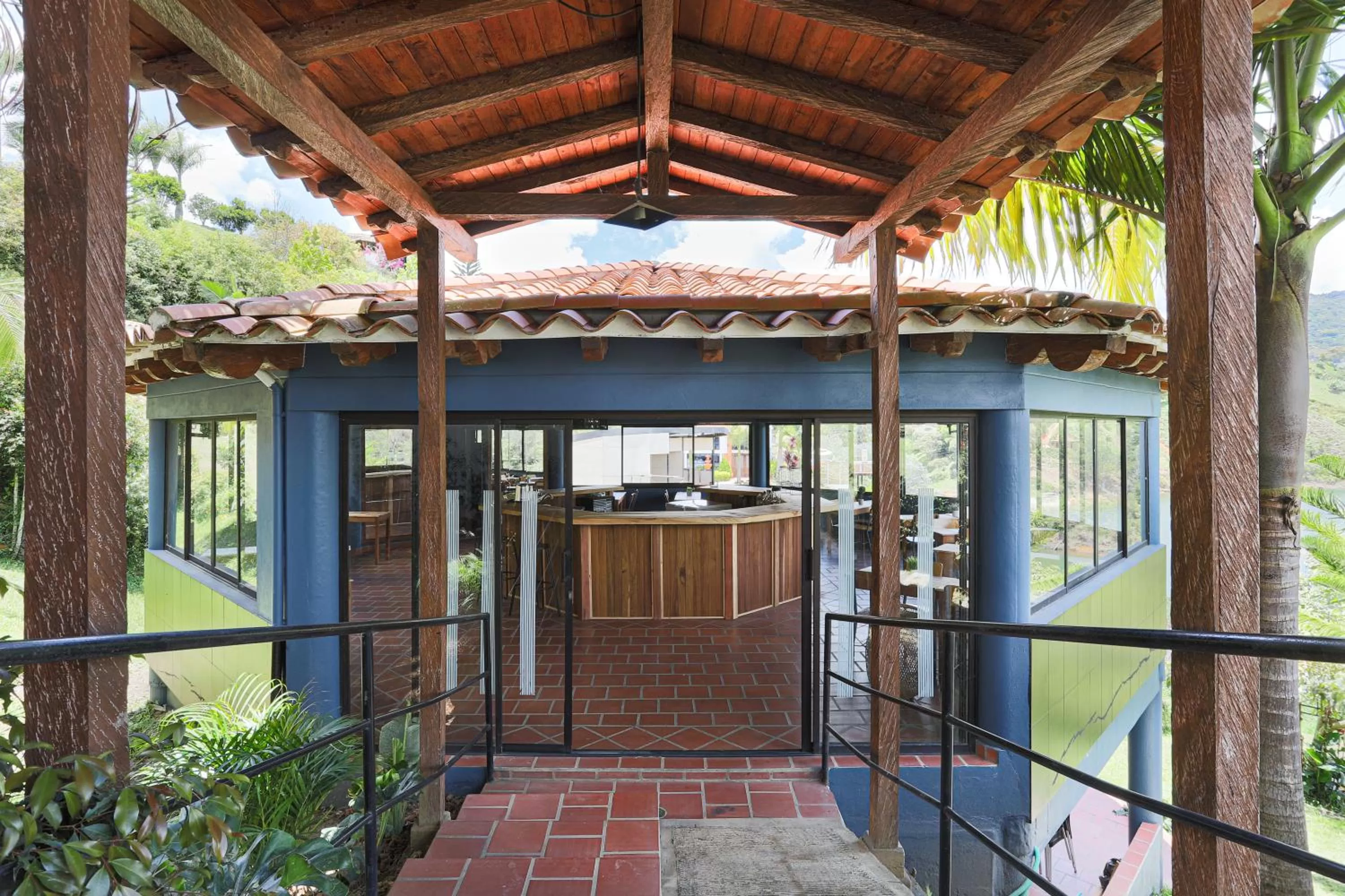 Lounge or bar in Soy Local Guatape