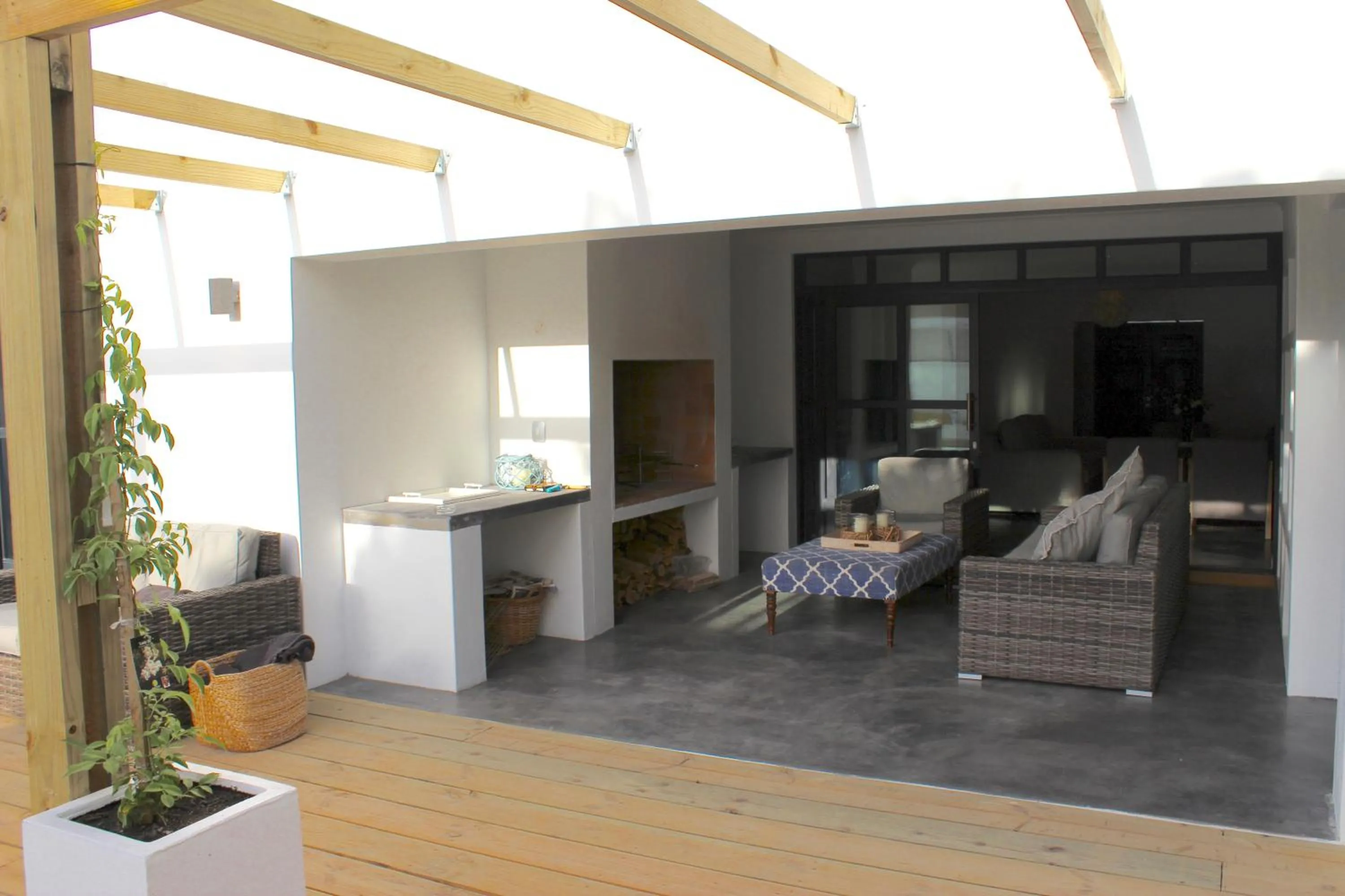 Patio in Whale Rock Luxury Lodge