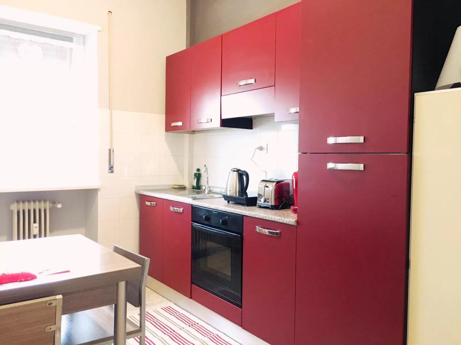 Kitchen or kitchenette, Kitchen/Kitchenette in B&B Alpaca Biella