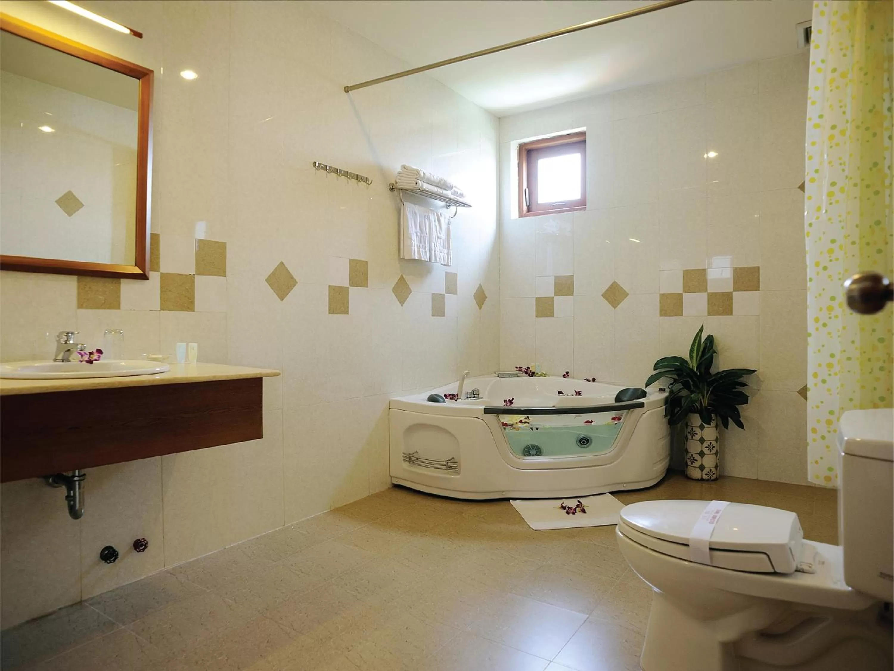 Photo of the whole room in Hoang Yen Hotel