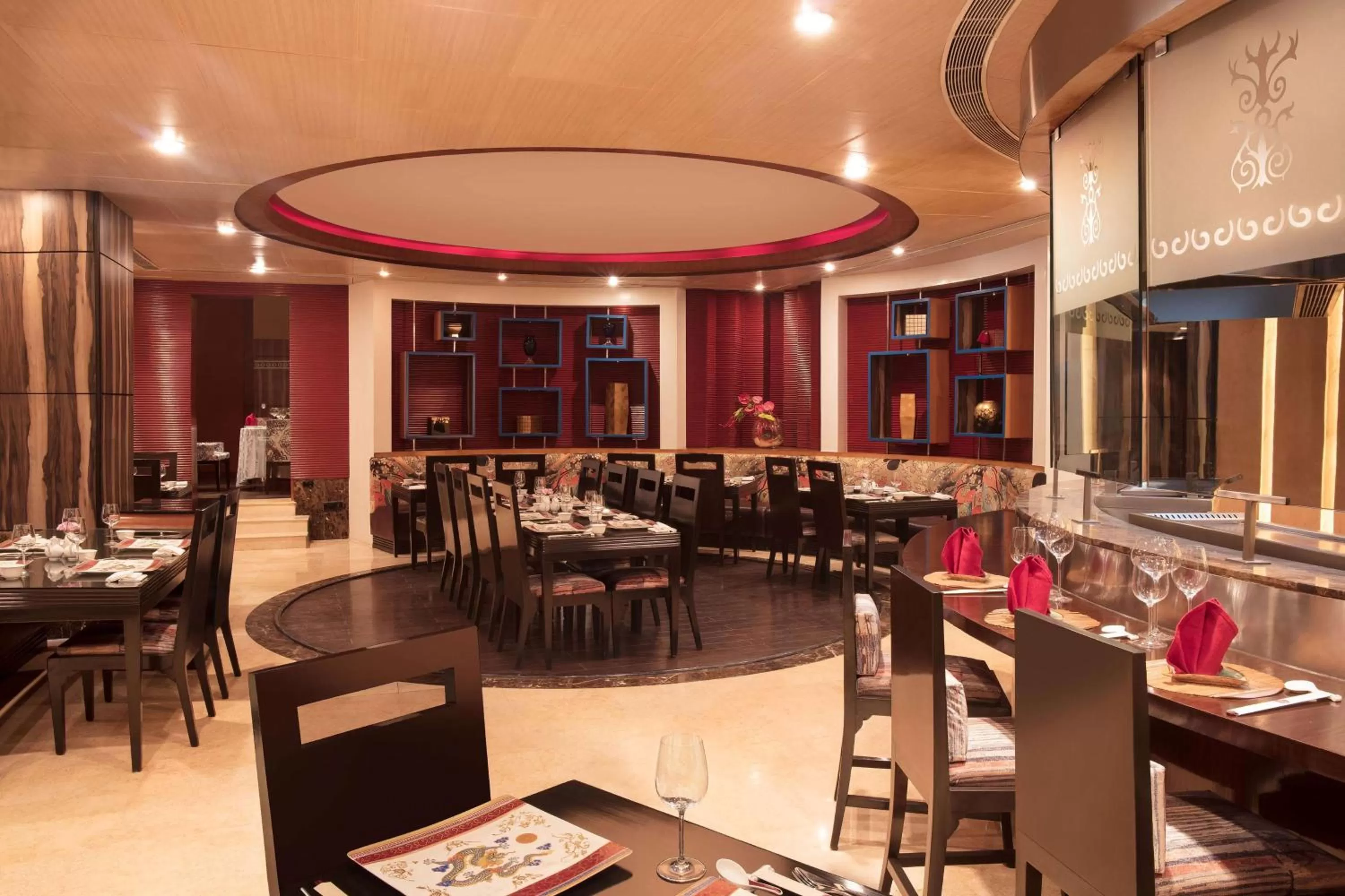 Restaurant/places to eat in Radisson Blu MBD Hotel Noida