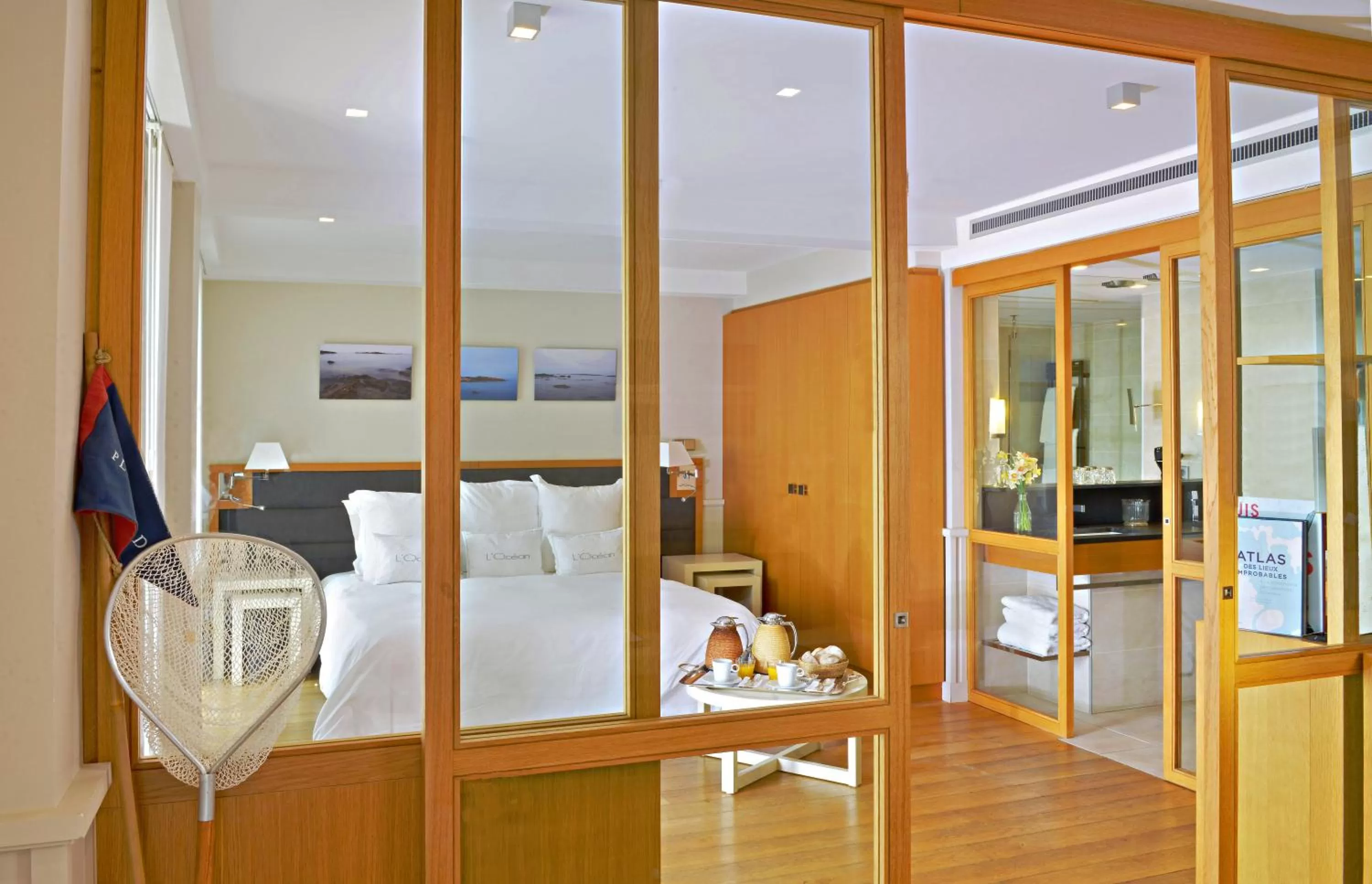 Seating area, Bed in Grand Hotel de L'Océan