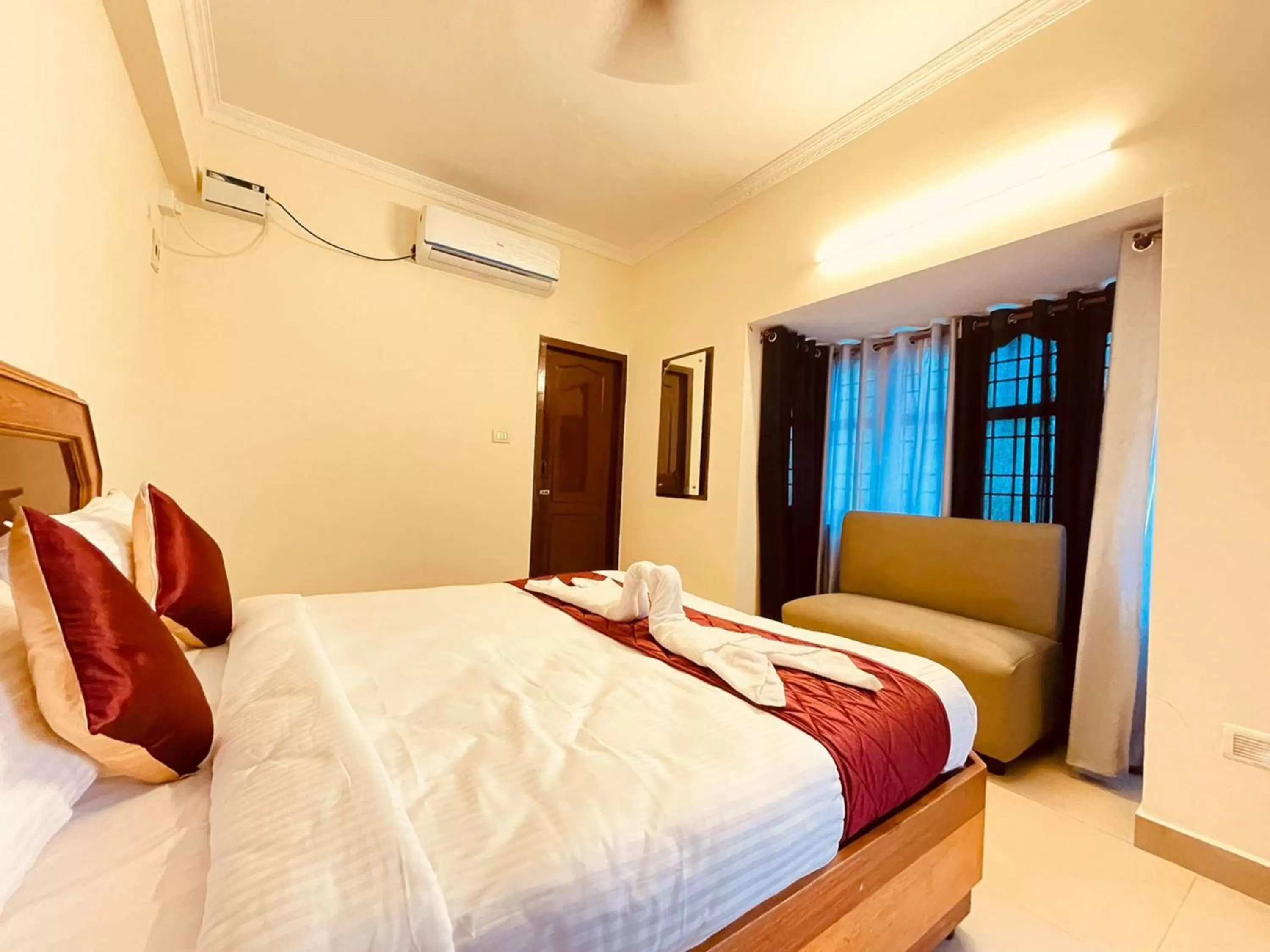 Photo of the whole room in Half Moon Inn