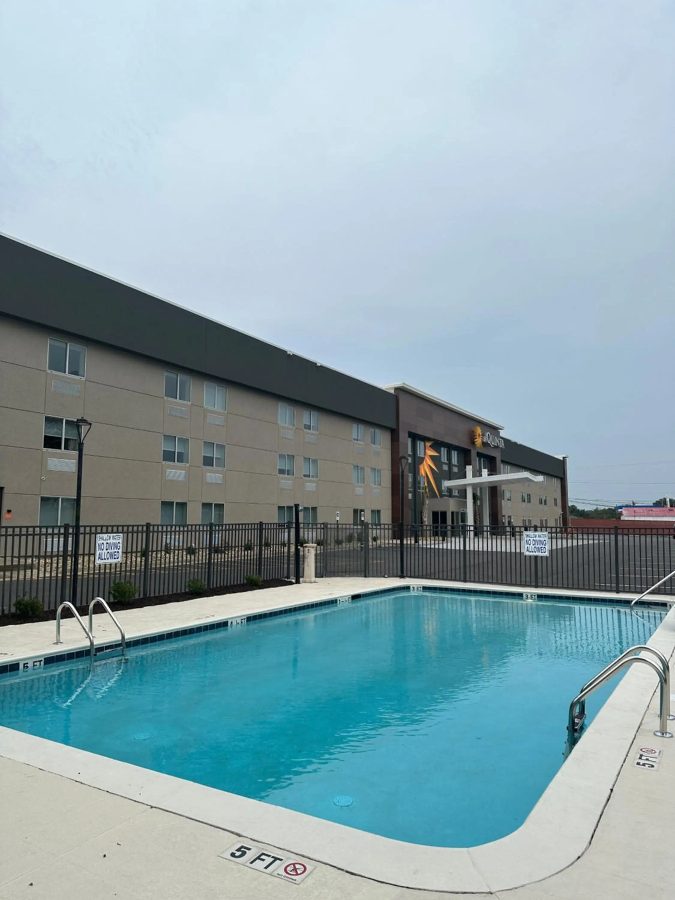 Swimming pool in La Quinta Inn by Wyndham Columbia NE Fort Jackson