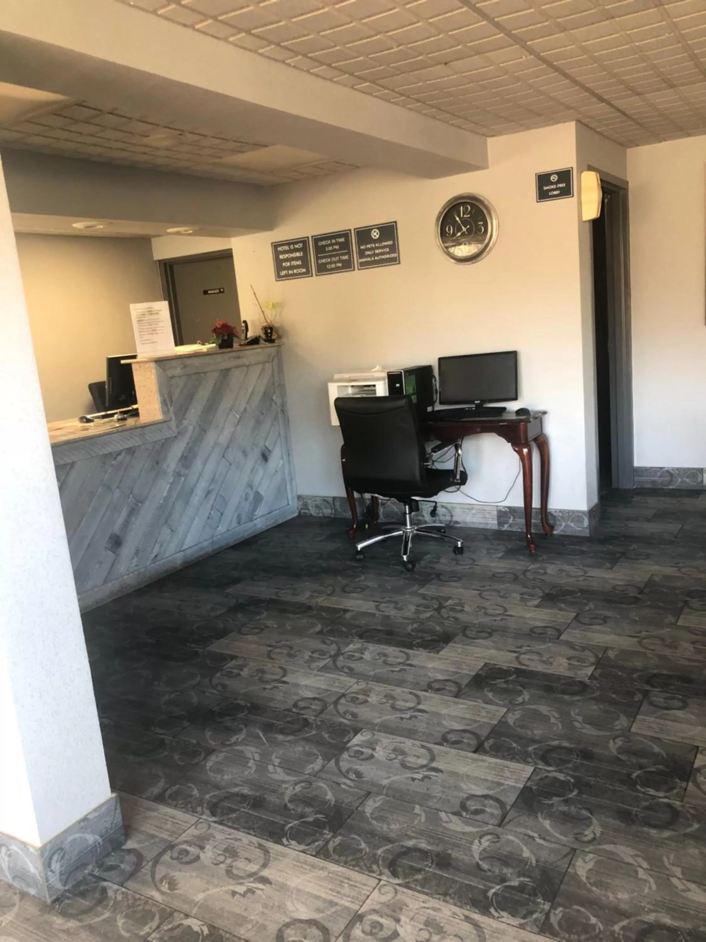 Lobby or reception in Travelodge by Wyndham Clarksville