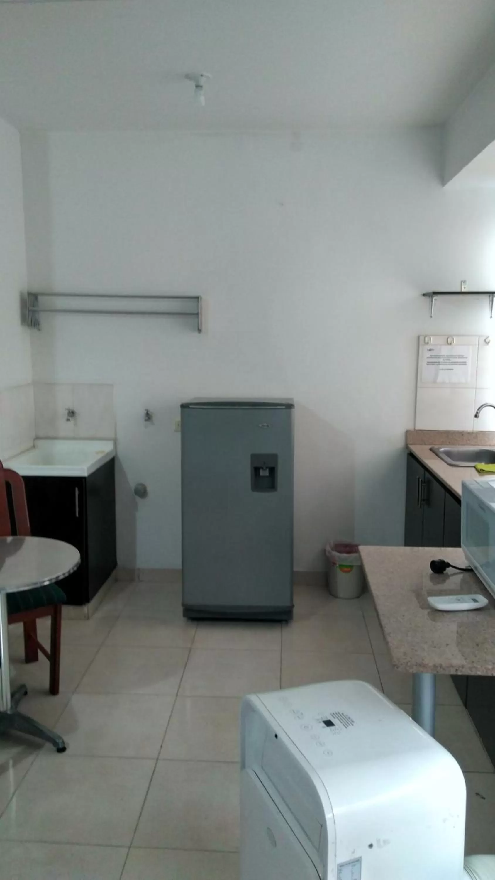 Kitchen or kitchenette, Bathroom in Arco Apartasuites