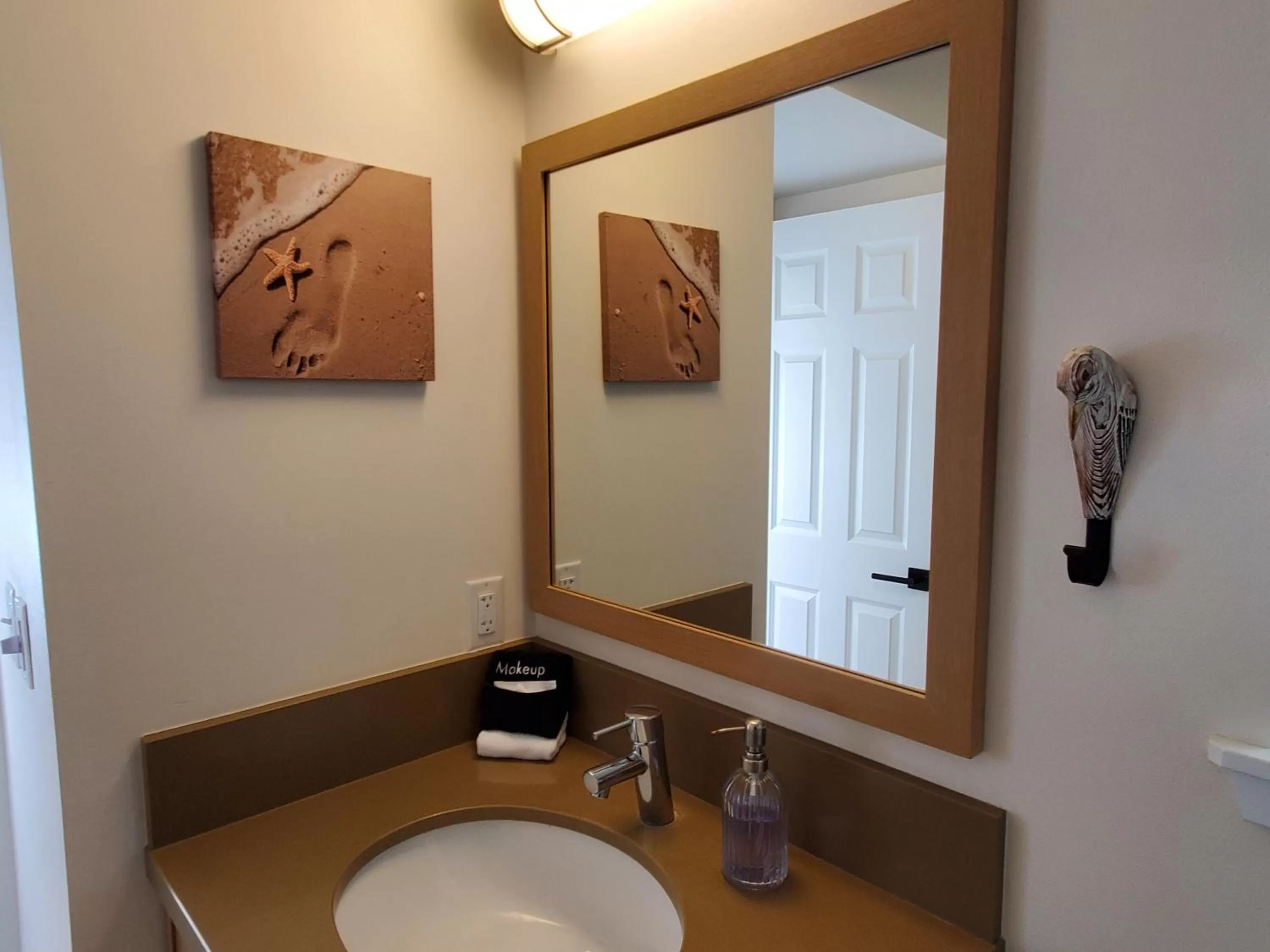 Shower in Moonstone Beach Motel