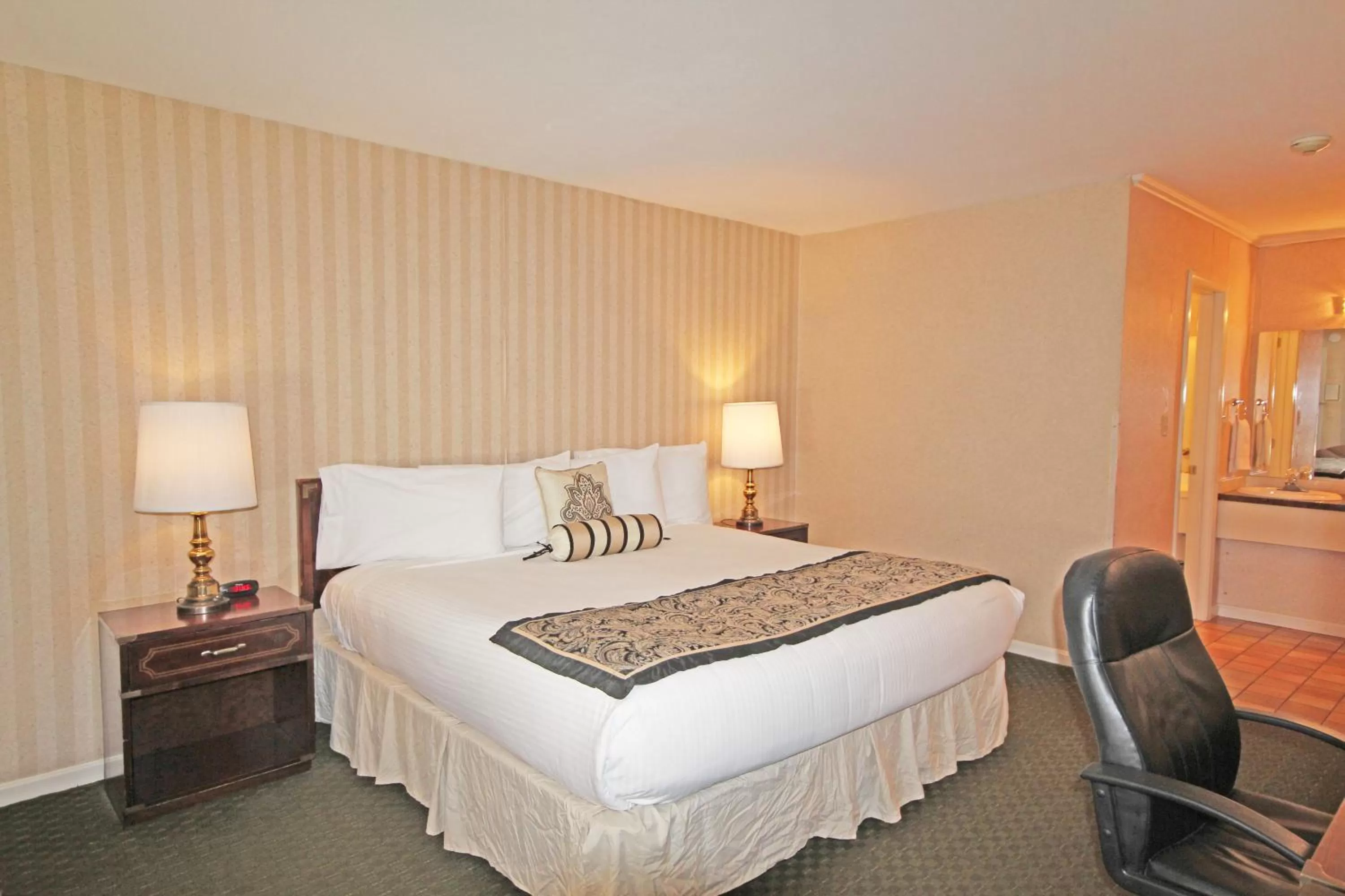 Bed in Park View Inn