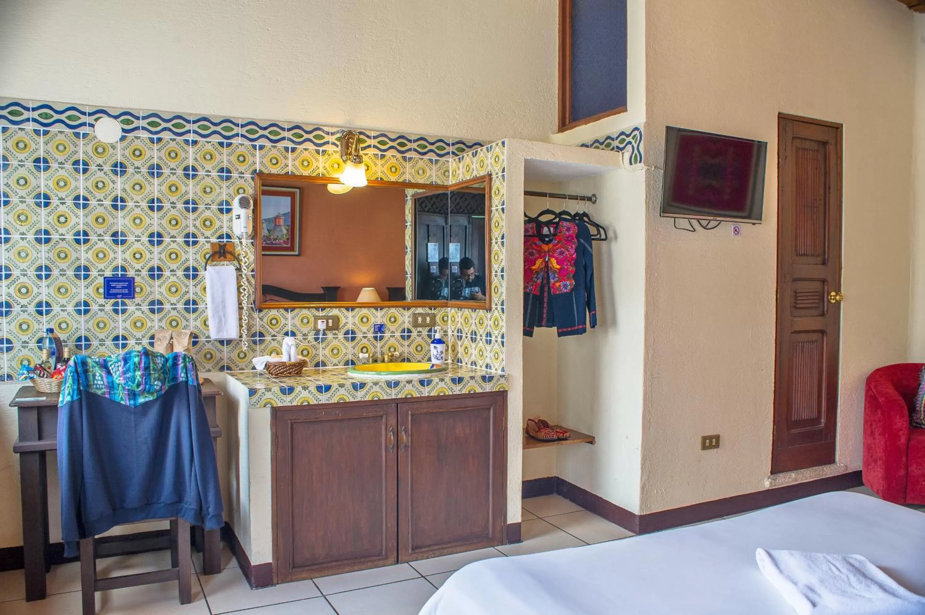 Bathroom, Bed in Hotel Casa del Parque by AHS