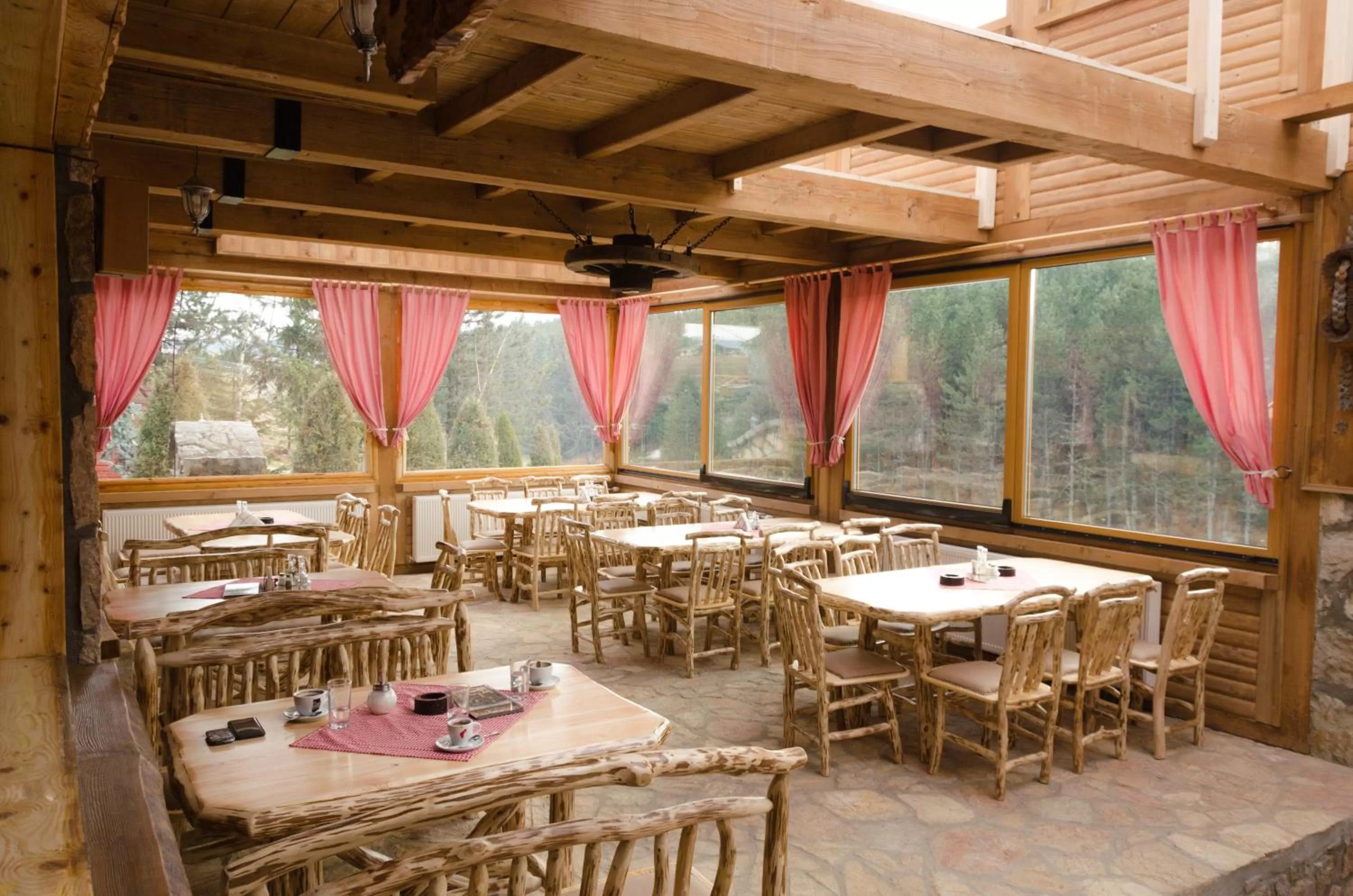 Restaurant/Places to Eat in Bed & Breakfast KUM