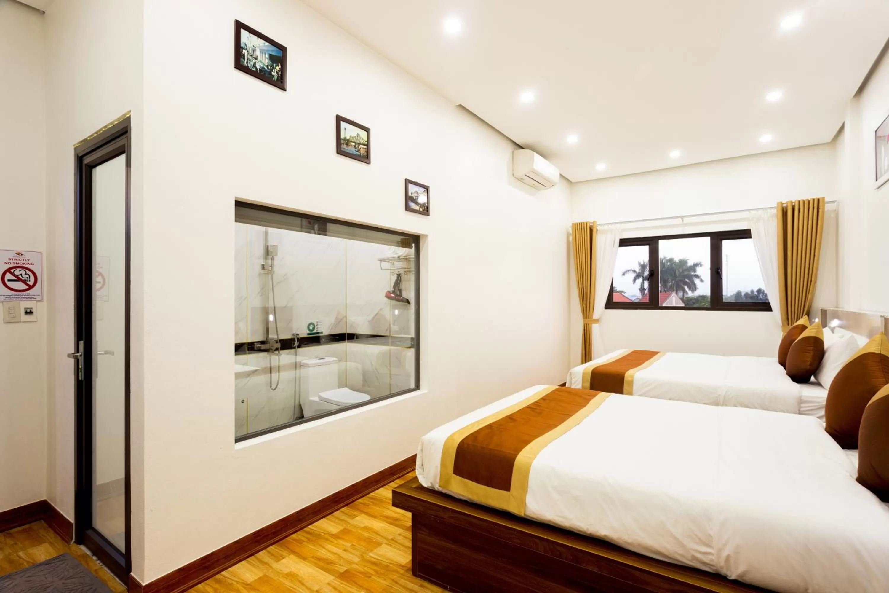 Bed in TAM COC SUNSHINE HOTEL