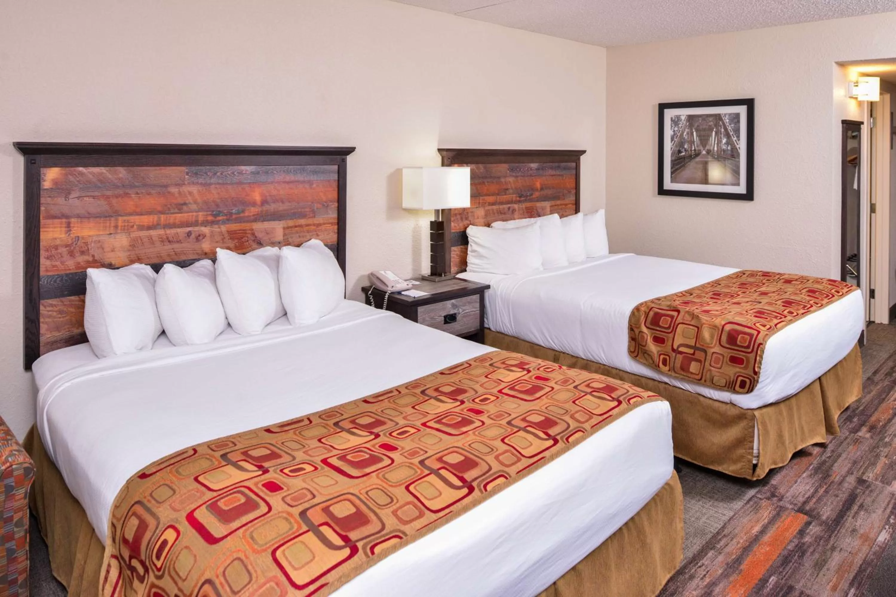 Photo of the whole room, Bed in Best Western Kelly Inn - Yankton