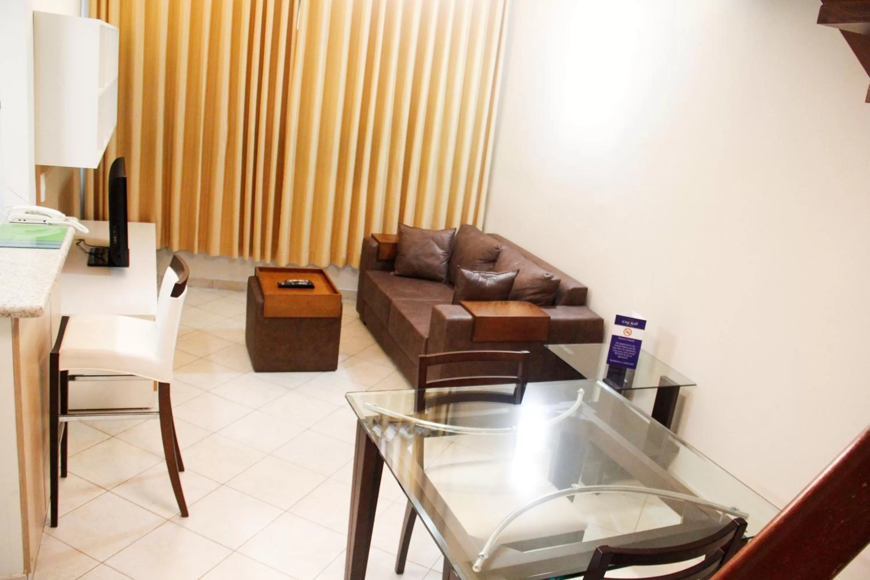 Photo of the whole room in Hotel City Hall