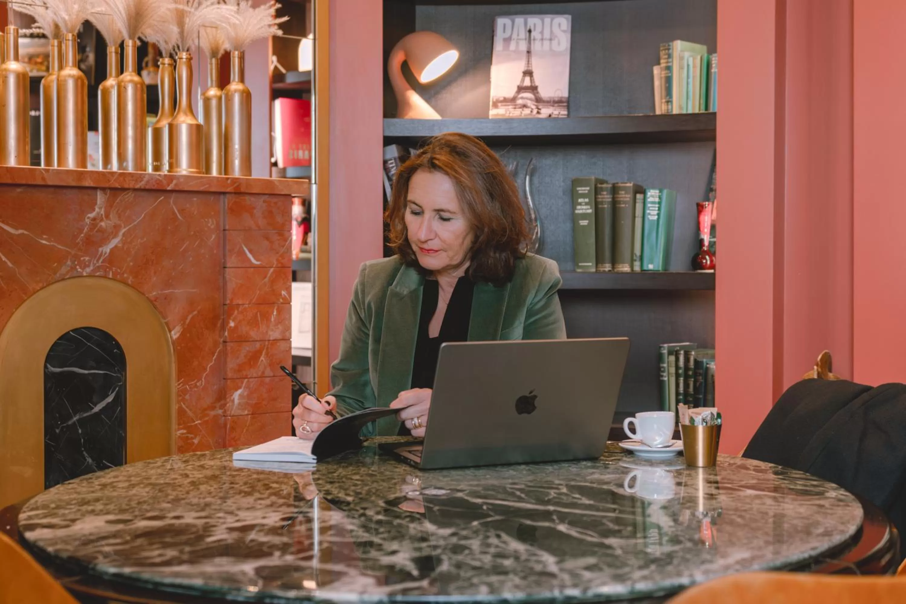 Restaurant/places to eat in Nest Hotel Paris la Défense - MGallery Collection