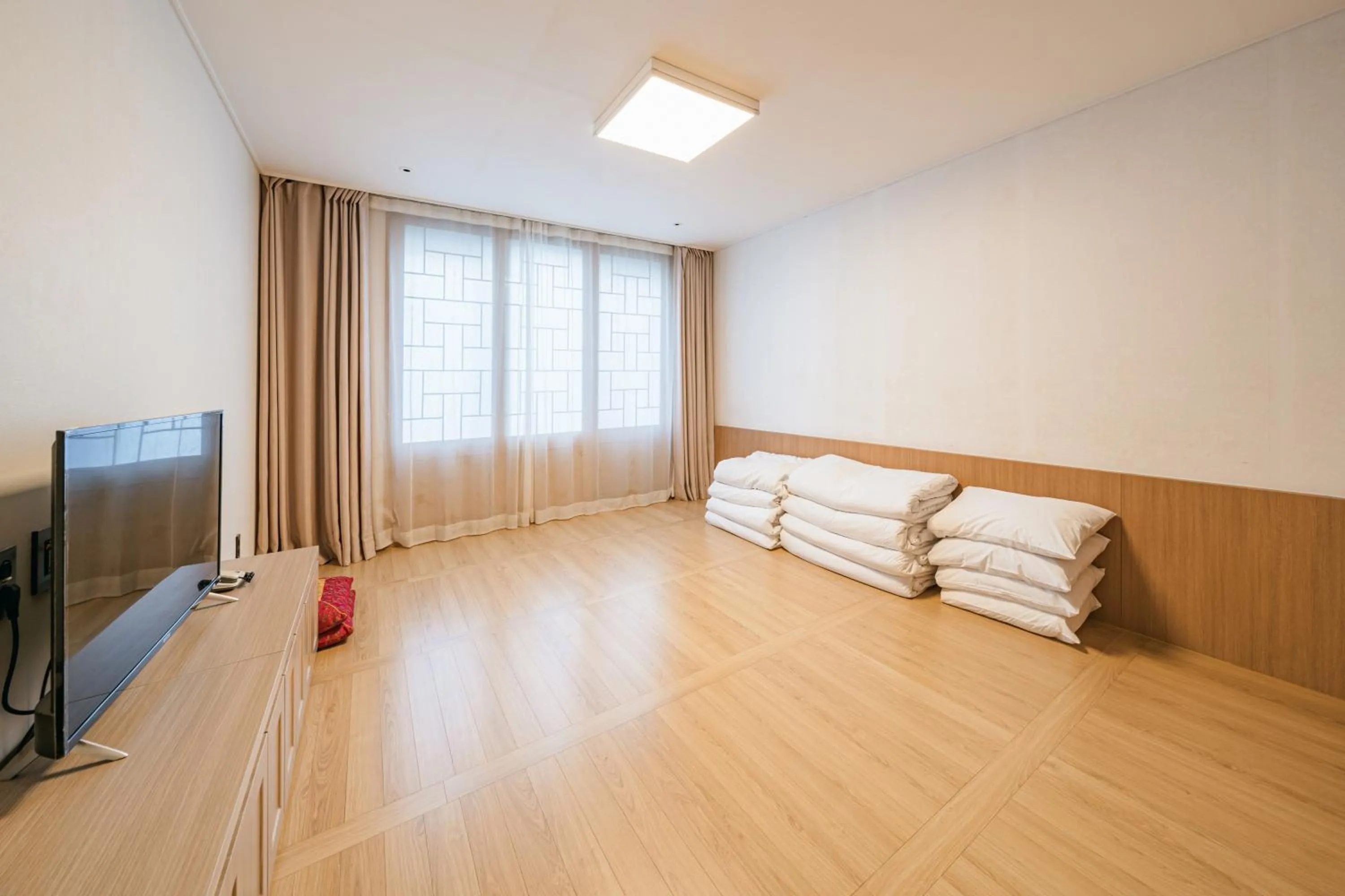 Area and facilities in The First70 Hotel