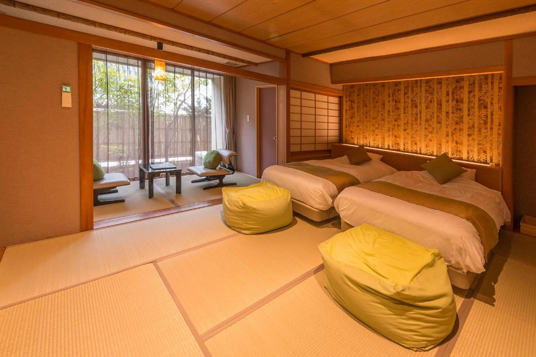 Photo of the whole room, Bed in Hohoemino Kuyufu Tsuruya
