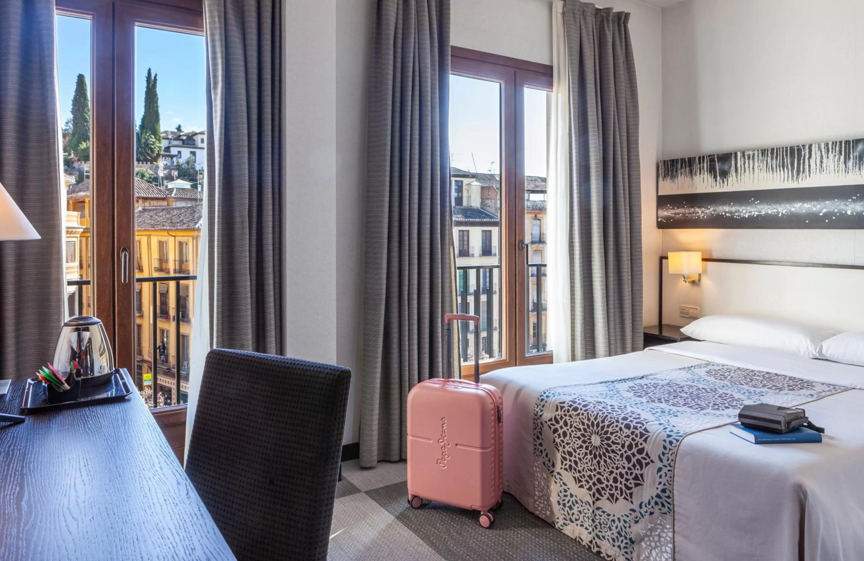 View (from property/room), Bed in Hotel Macià Plaza