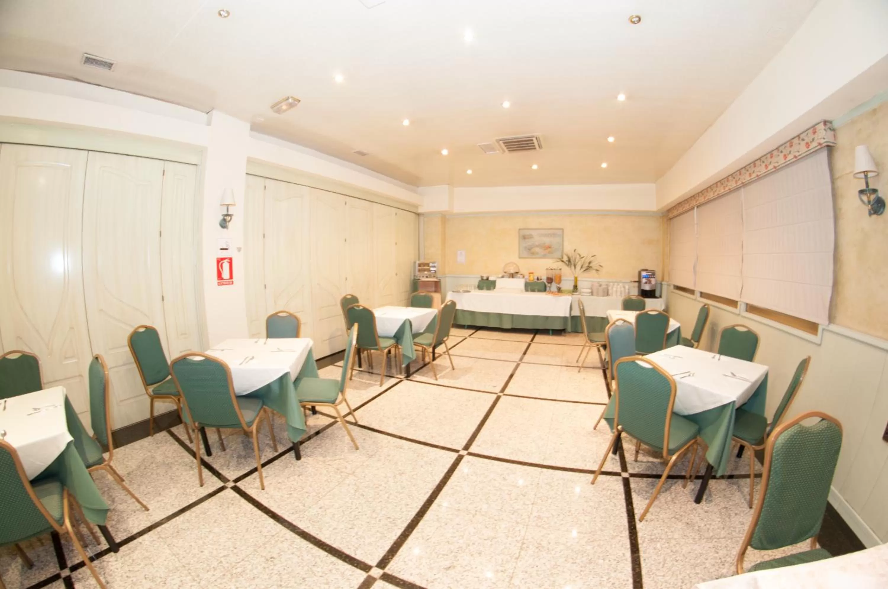 Breakfast in Ana María