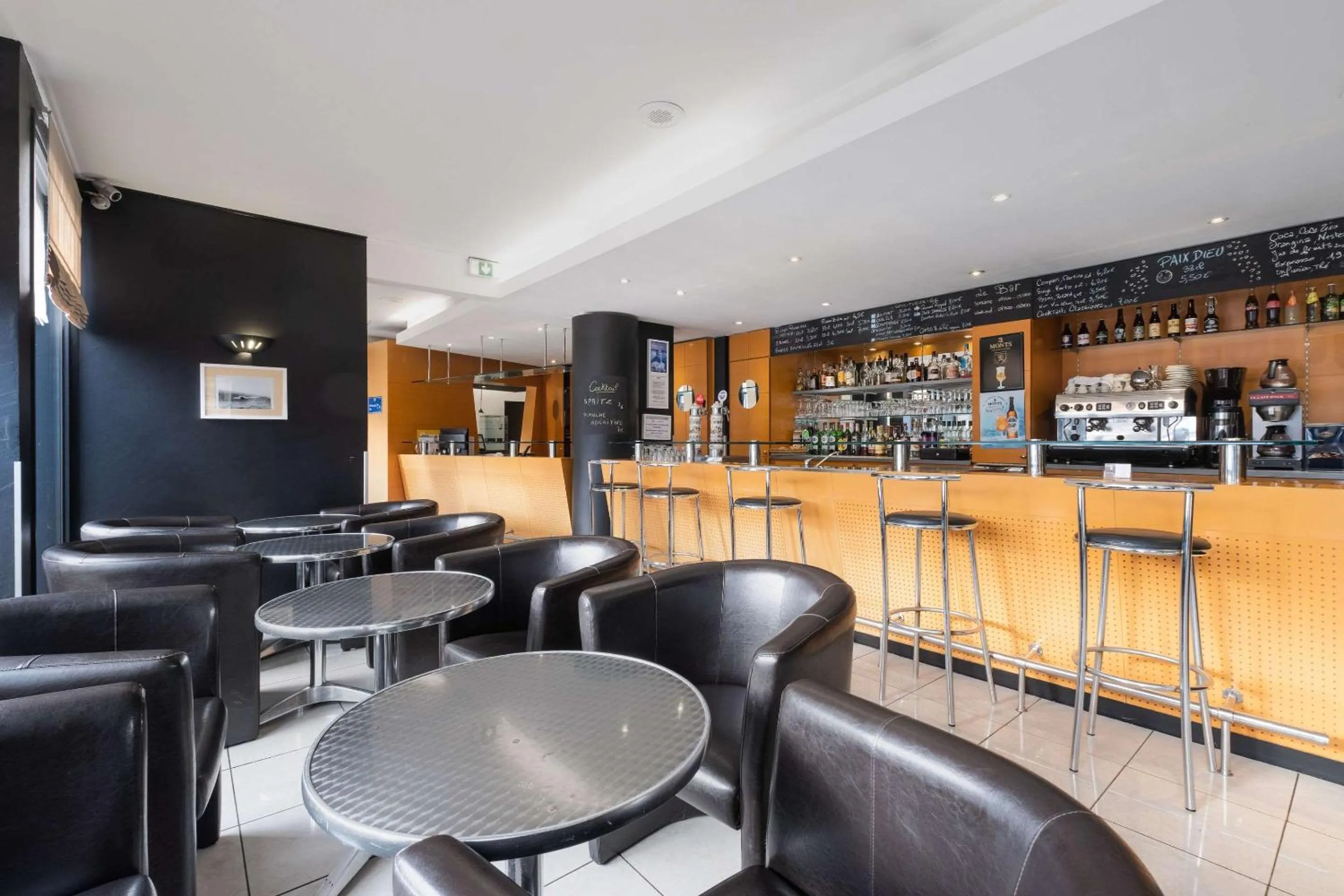 Restaurant/places to eat in Comfort Hotel Lille L'Union