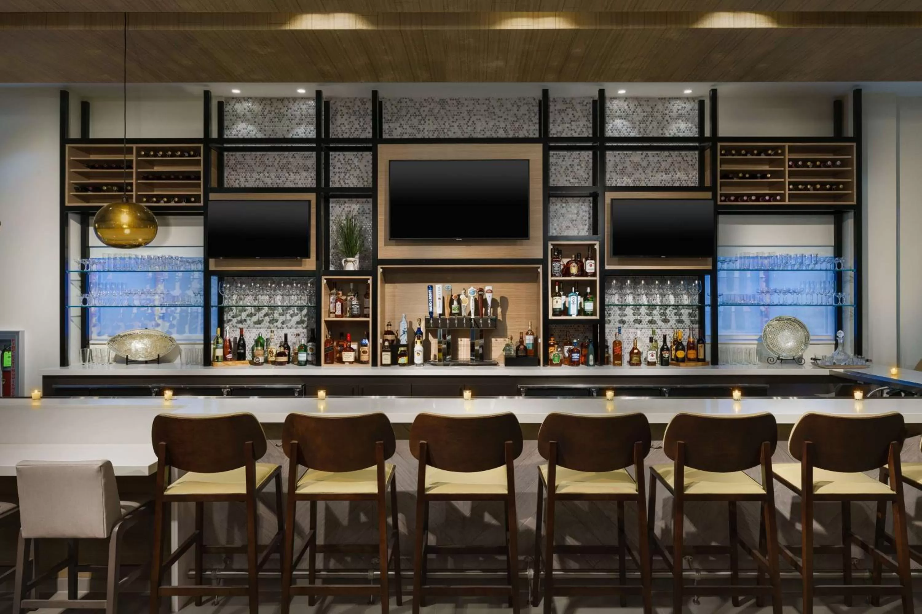 Lounge or bar in Hilton Garden Inn Apopka City Center, Fl
