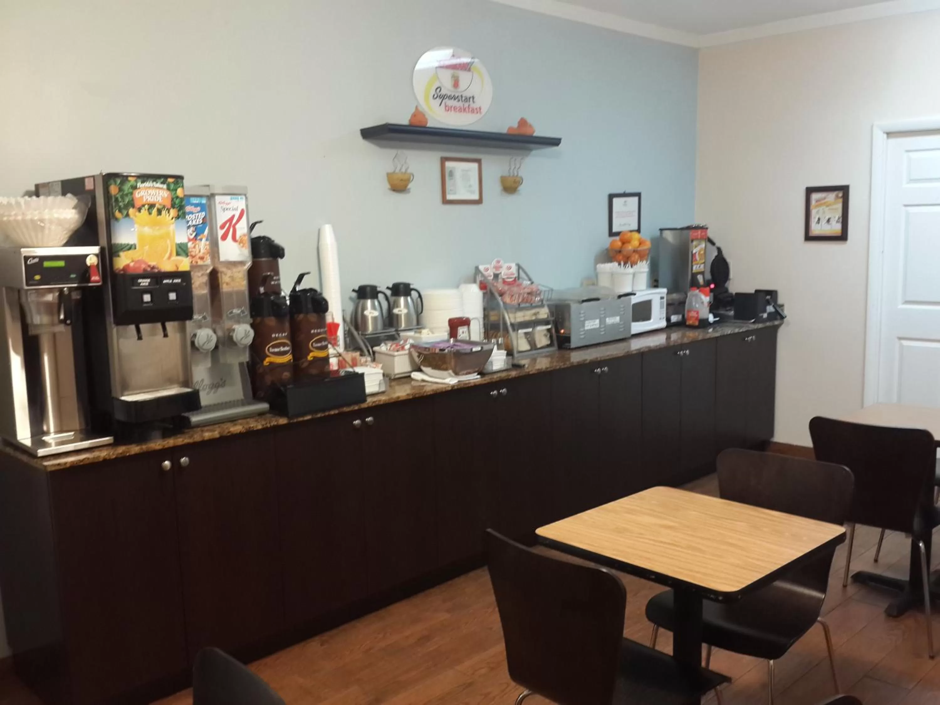 Restaurant/places to eat in Super 8 by Wyndham Florida City/Homestead/Everglades