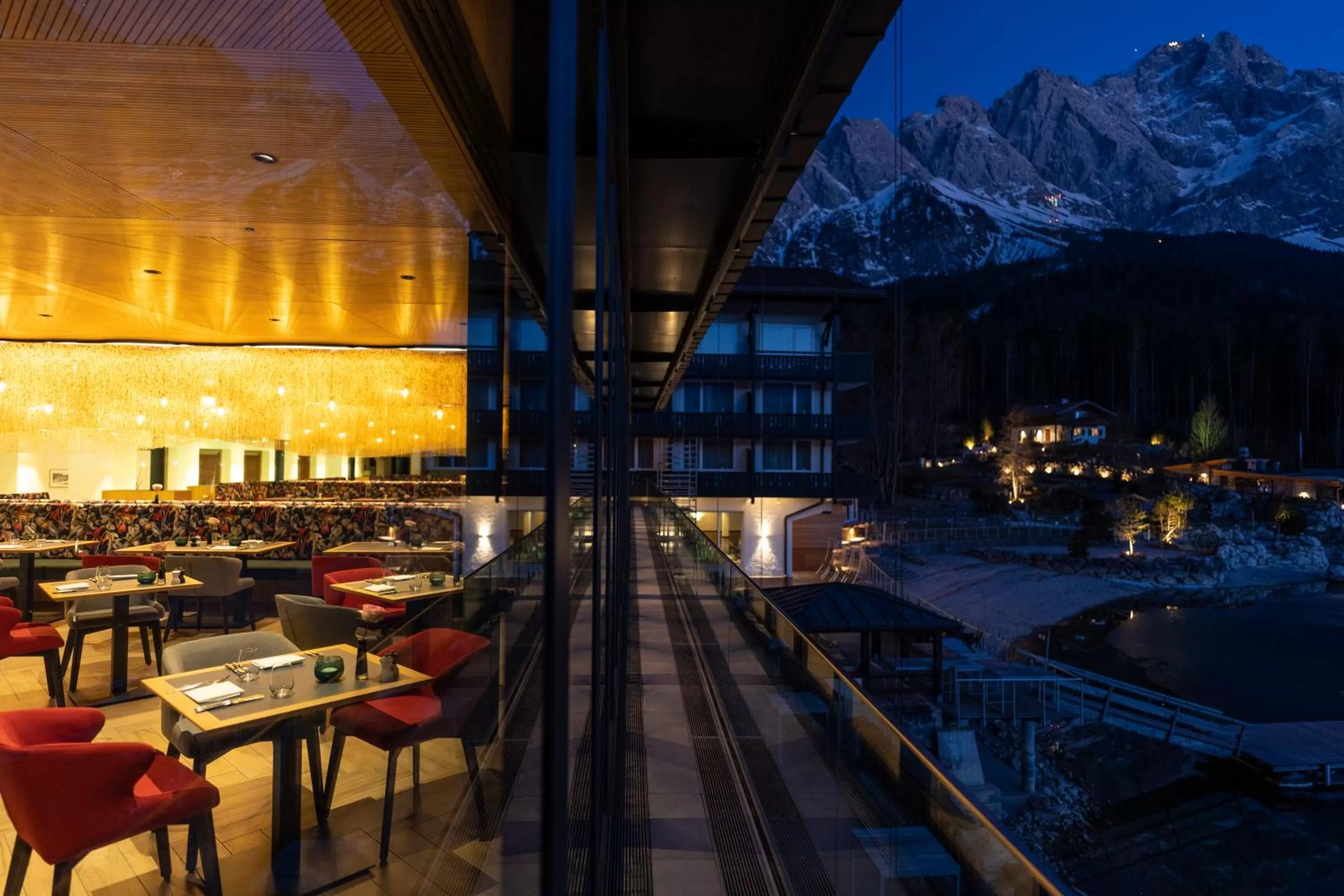 Restaurant/places to eat in Eibsee Hotel