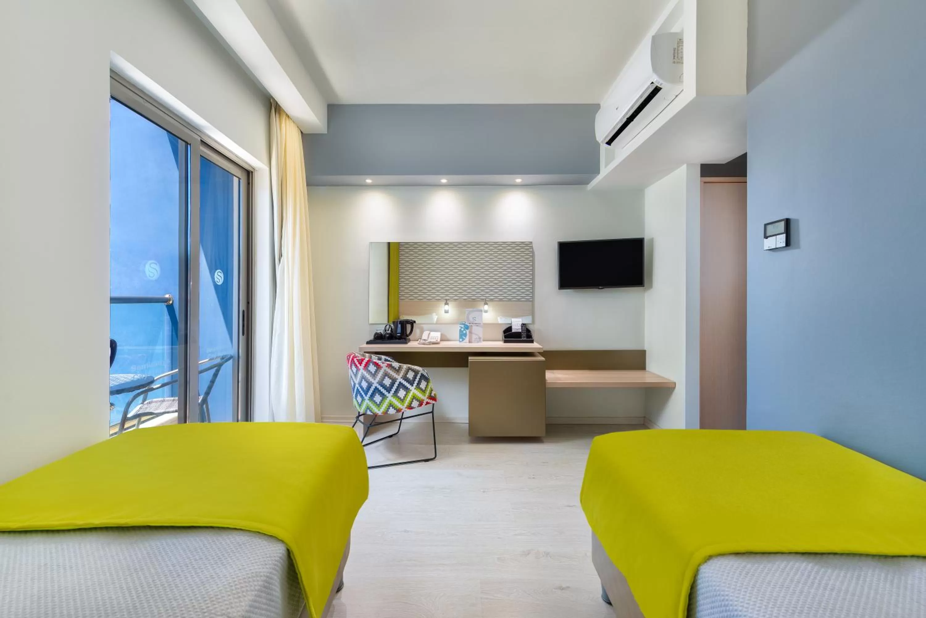 Photo of the whole room, Bed in Semiramis City Hotel