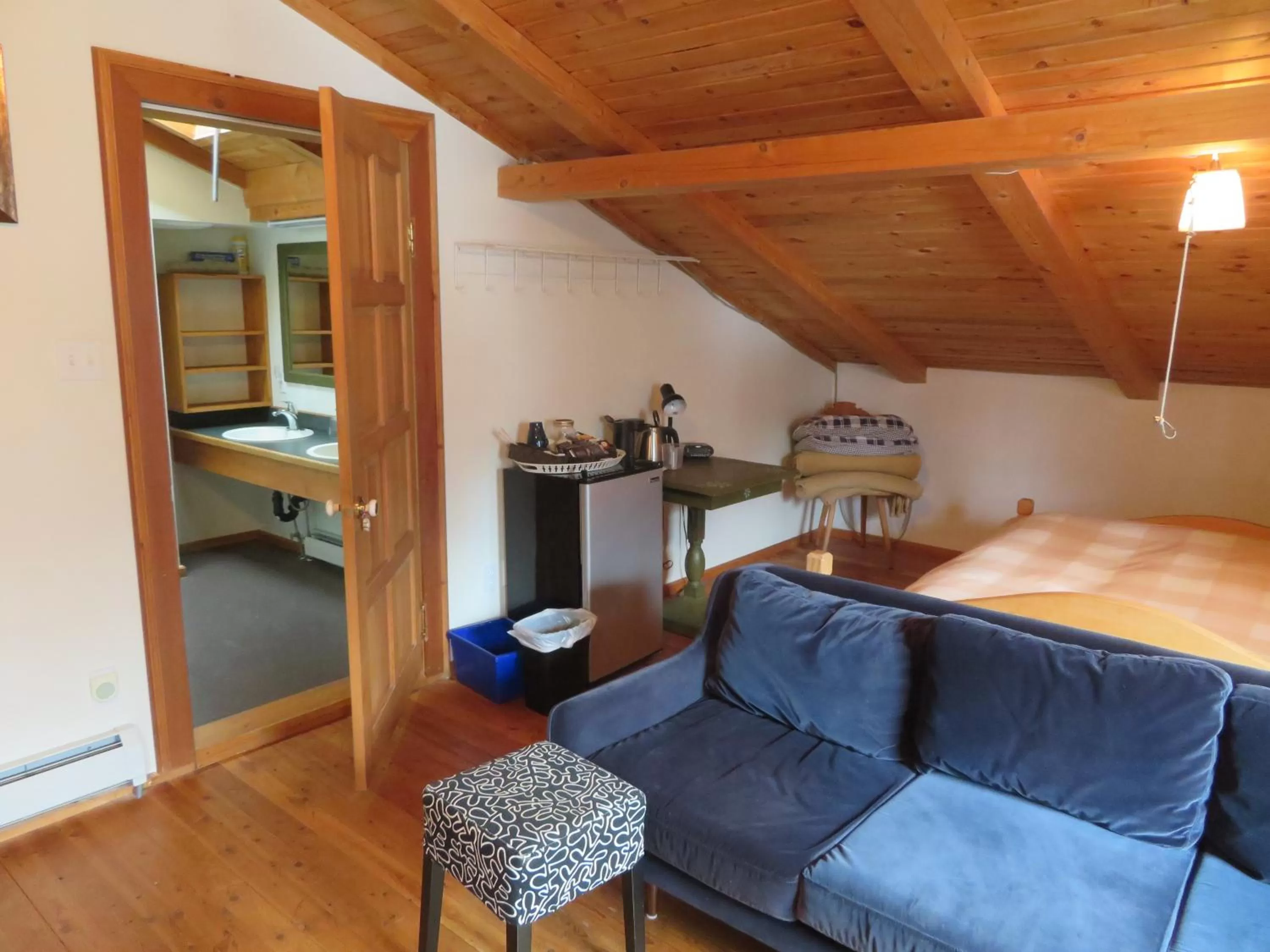 Bed in Alpenglow Bed and Breakfast