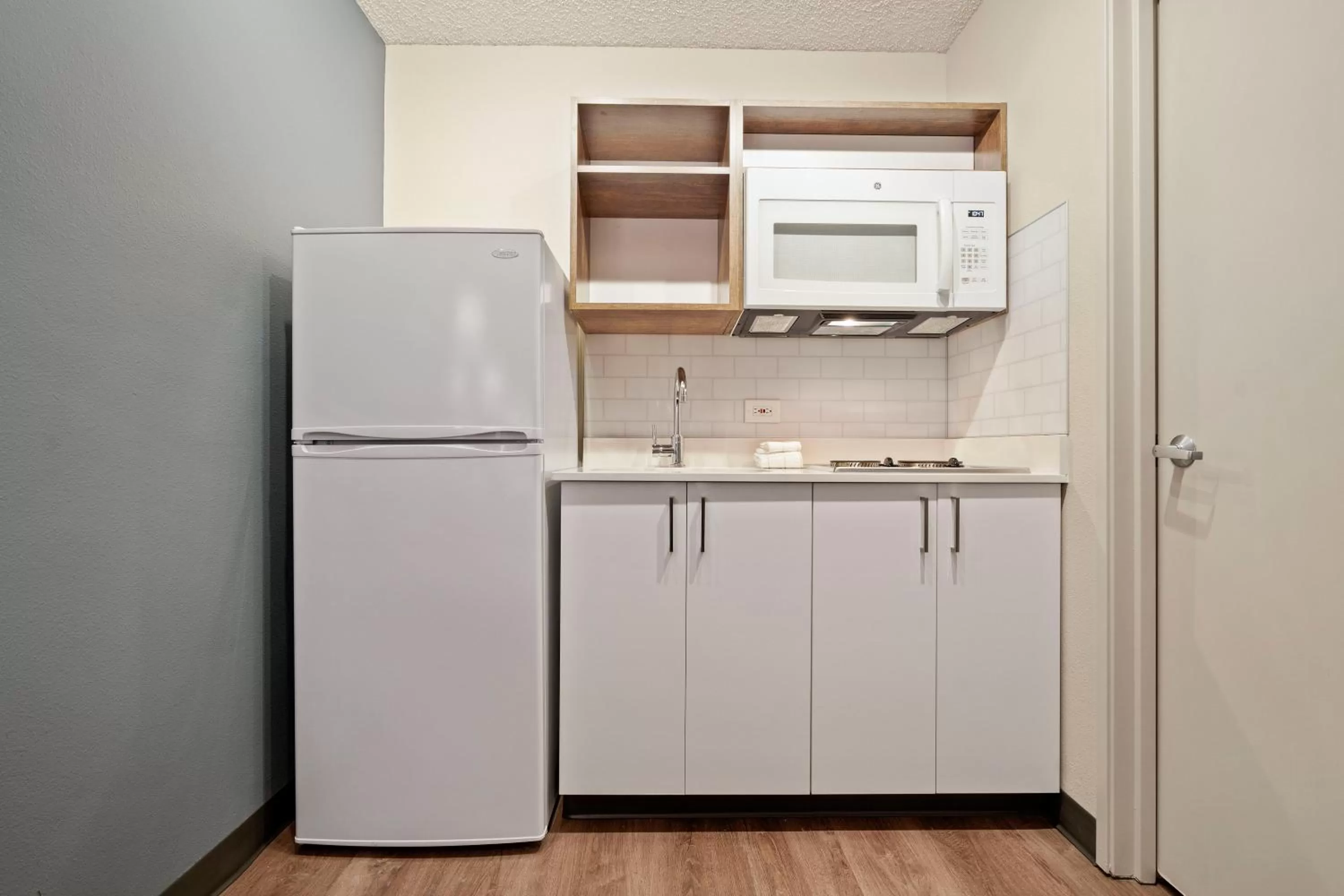 Kitchen or kitchenette in Extended Stay America Suites - Seattle - Redmond