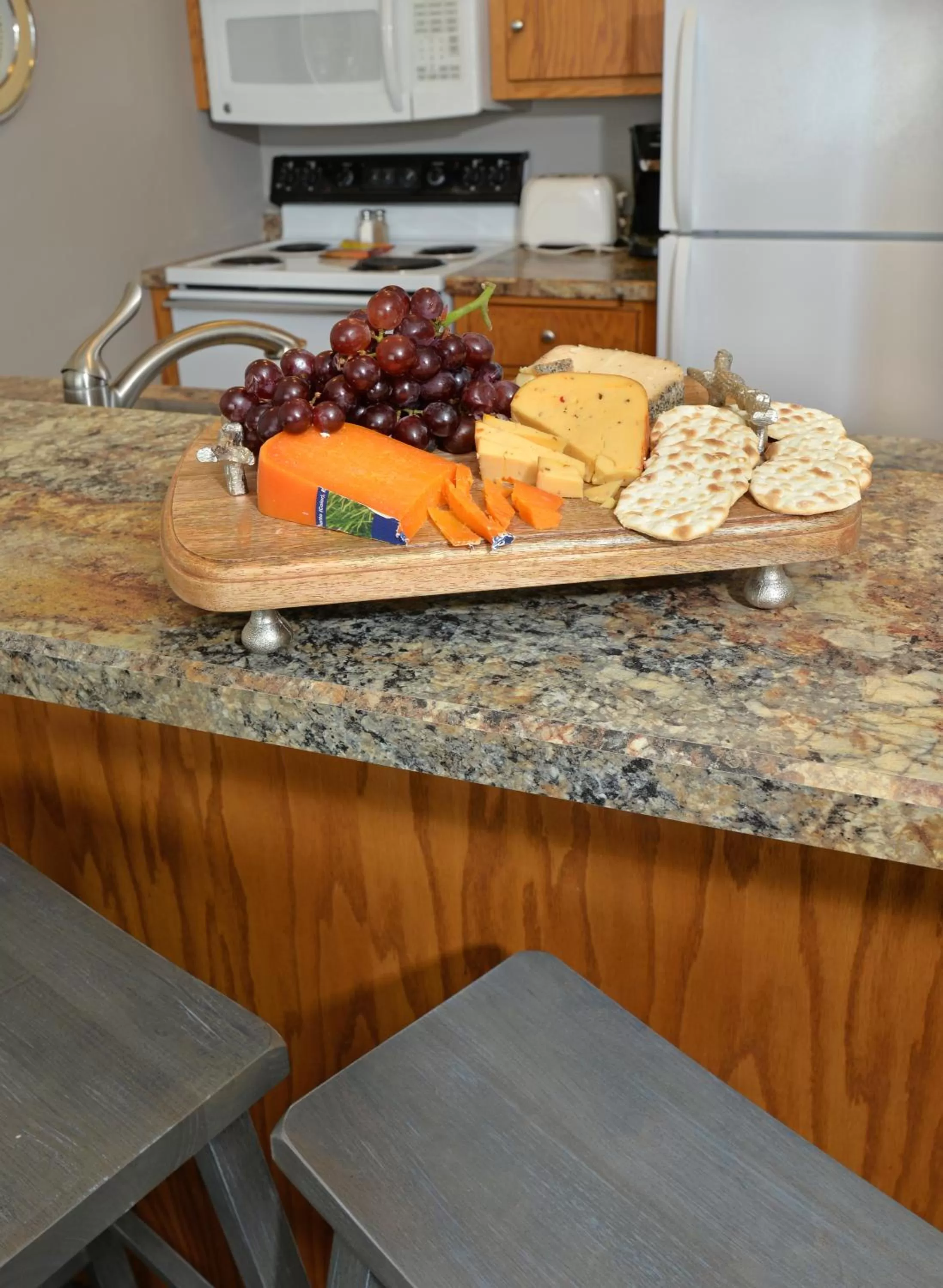 Kitchen or kitchenette in Westwood Shores Waterfront Resort