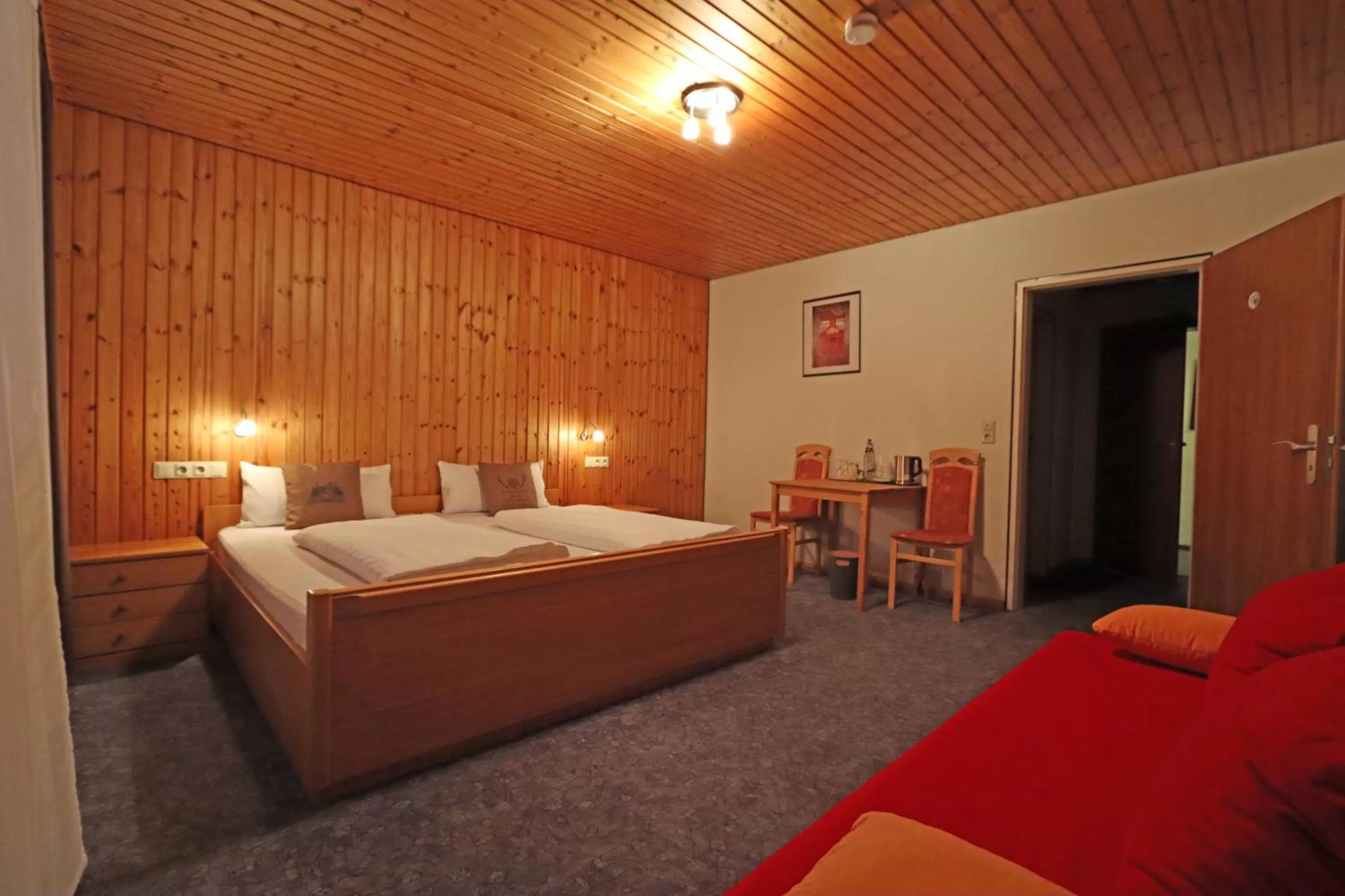 Bed in Hotel Kreuz Höhengasthof