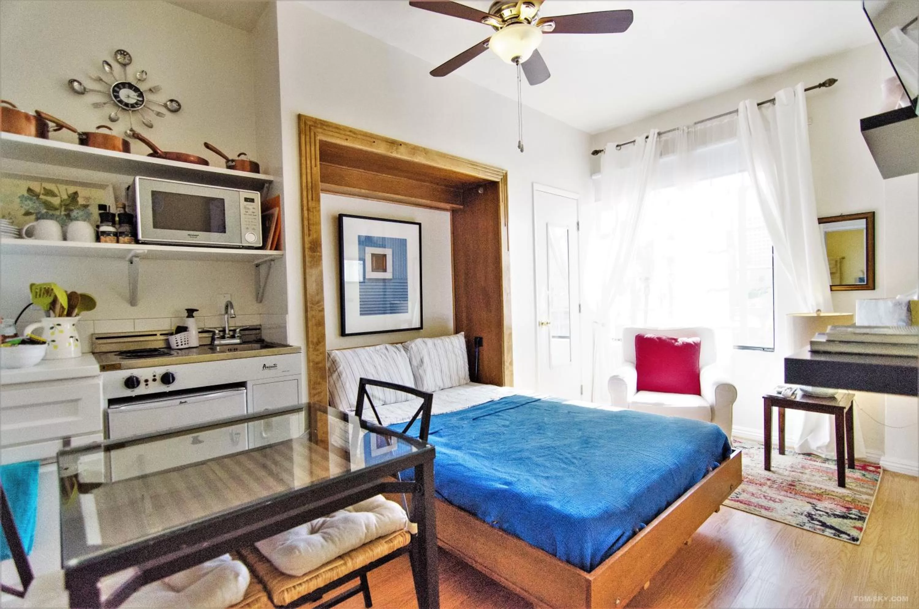 Coffee/tea facilities in Hotel Royal