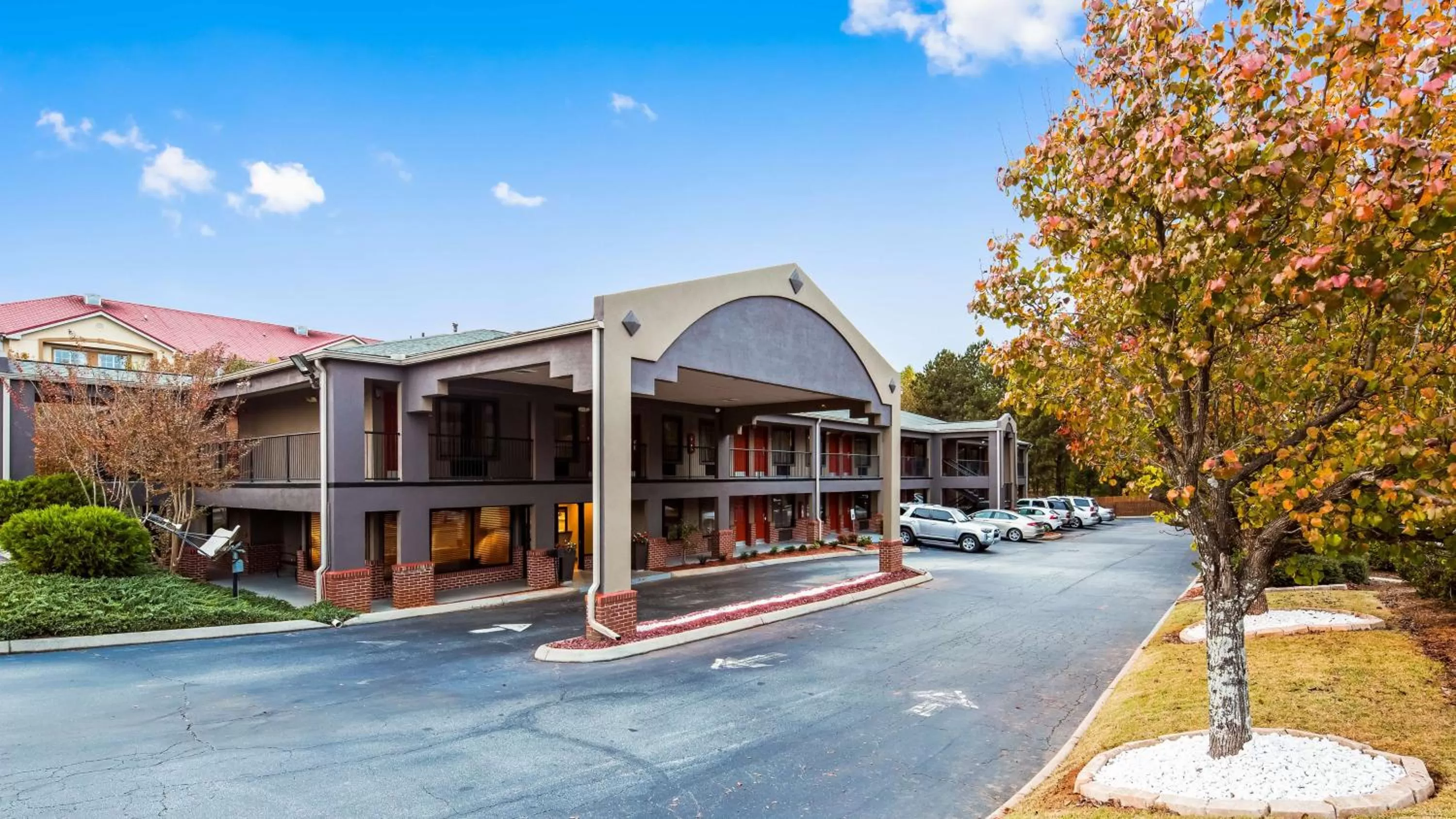 Property building in Best Western Shenandoah Inn