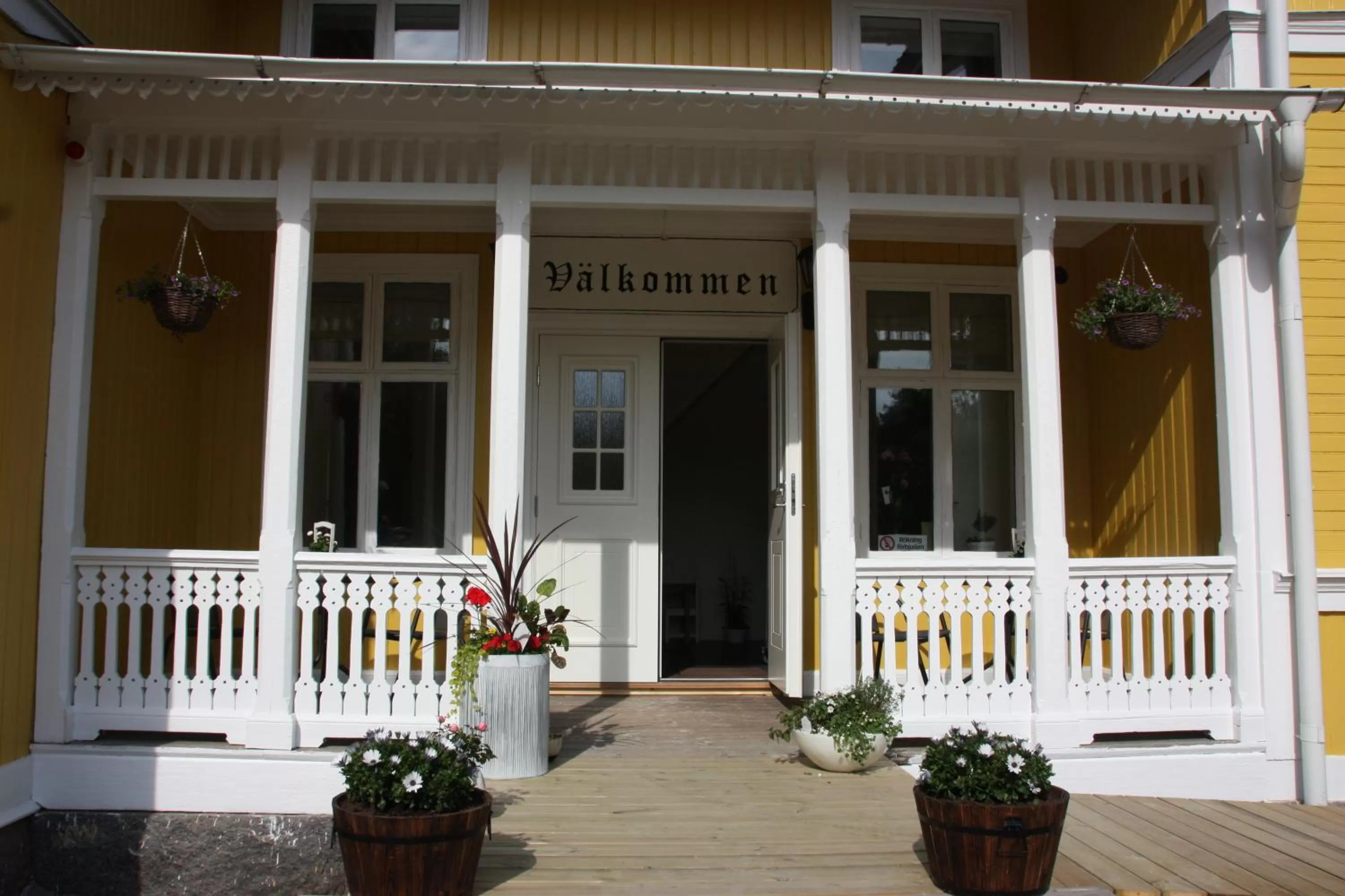 Facade/entrance in Hedenstugan B&B Hotel