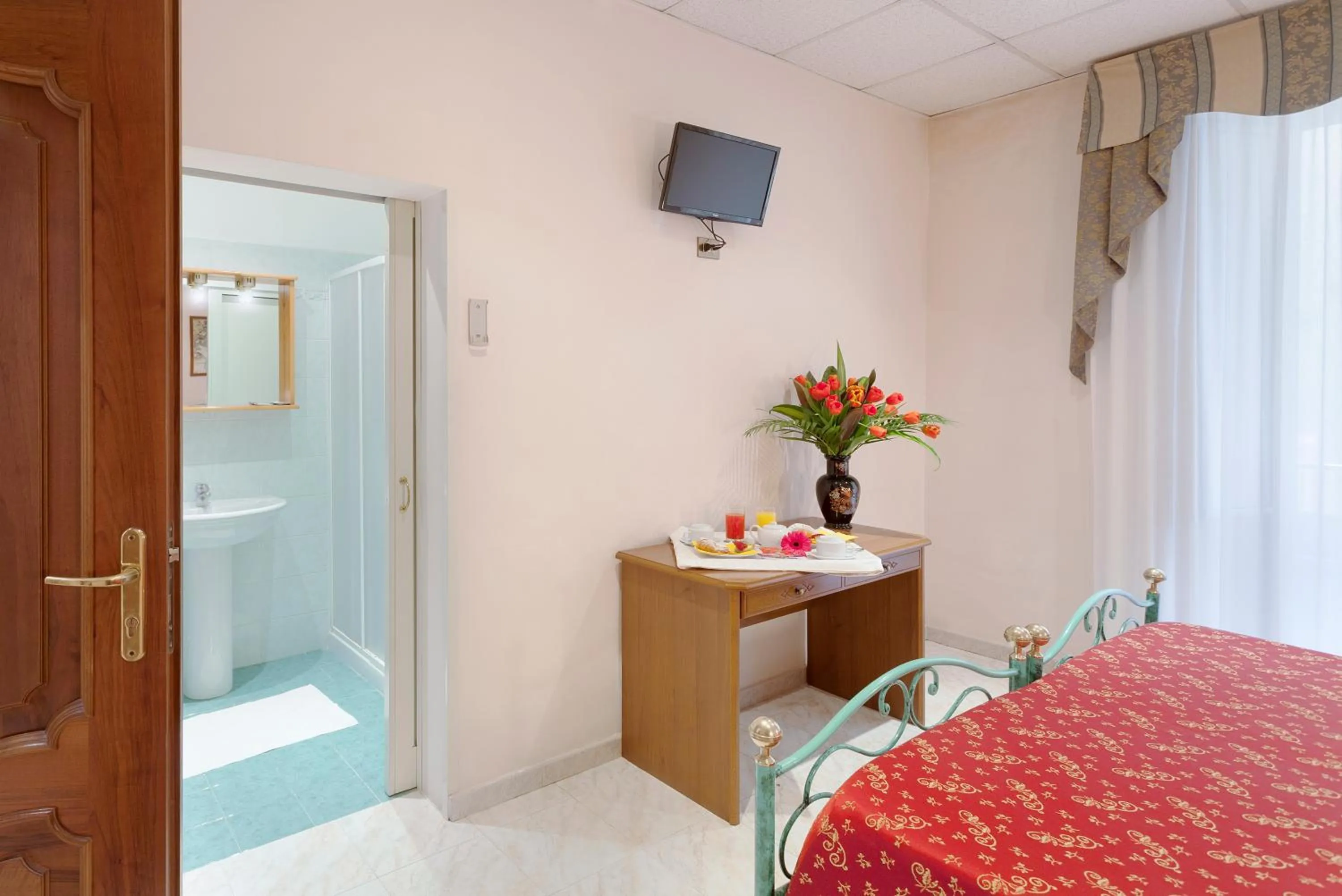 Bed in Hotel Oriente