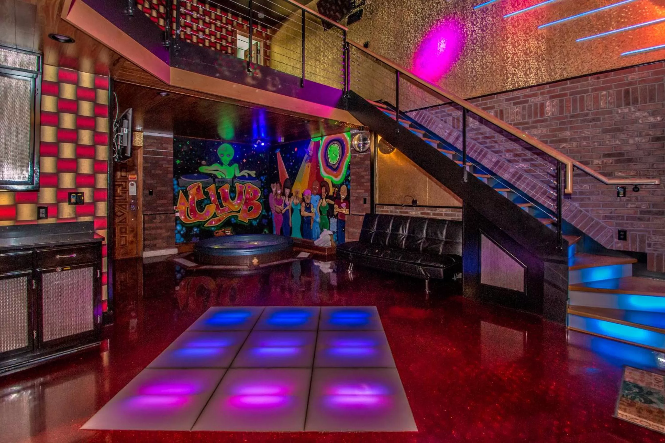 Hot Tub in Adventure Suites