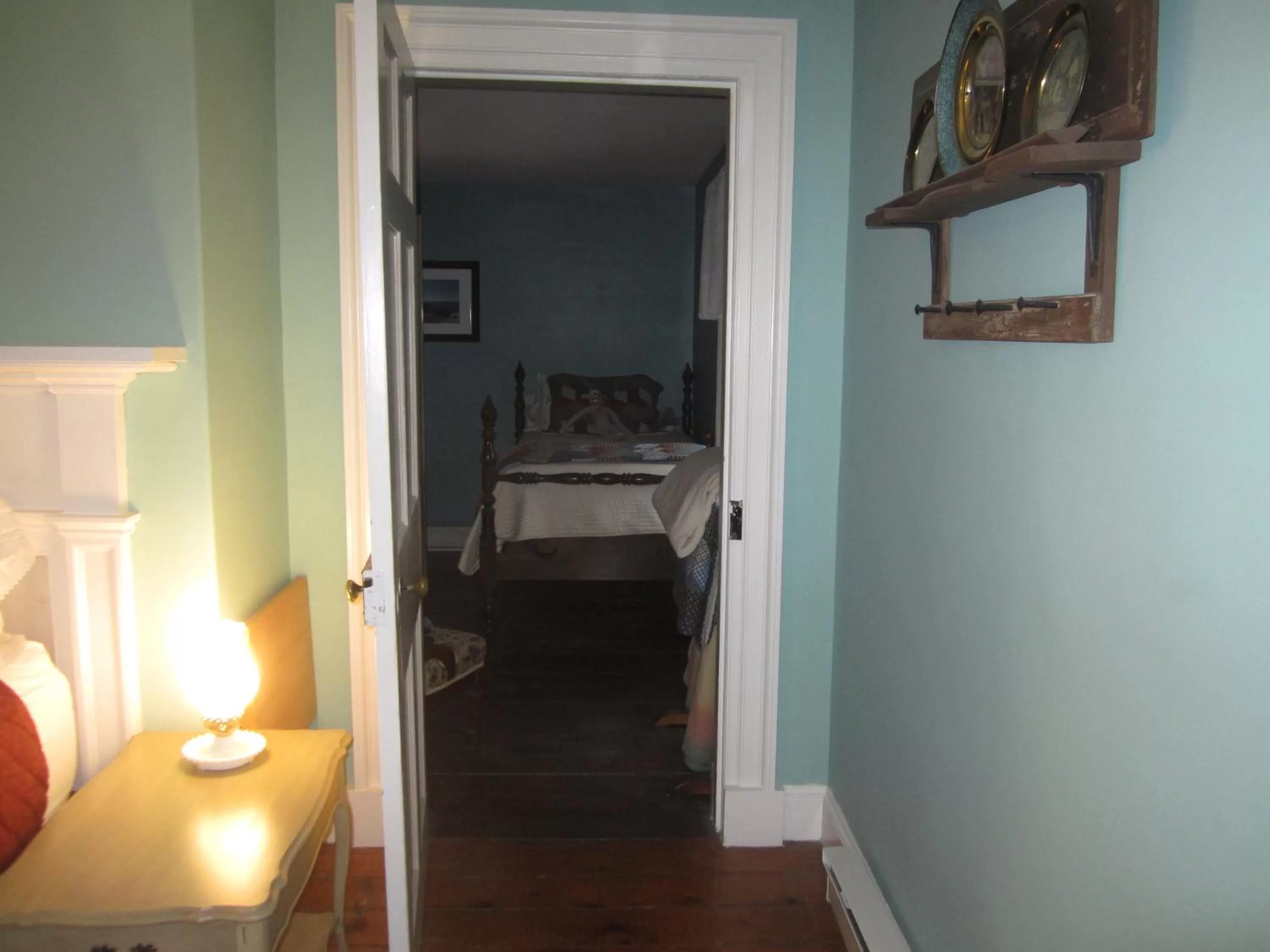 Photo of the whole room, Bed in Grand Oak Manor Bed and Breakfast