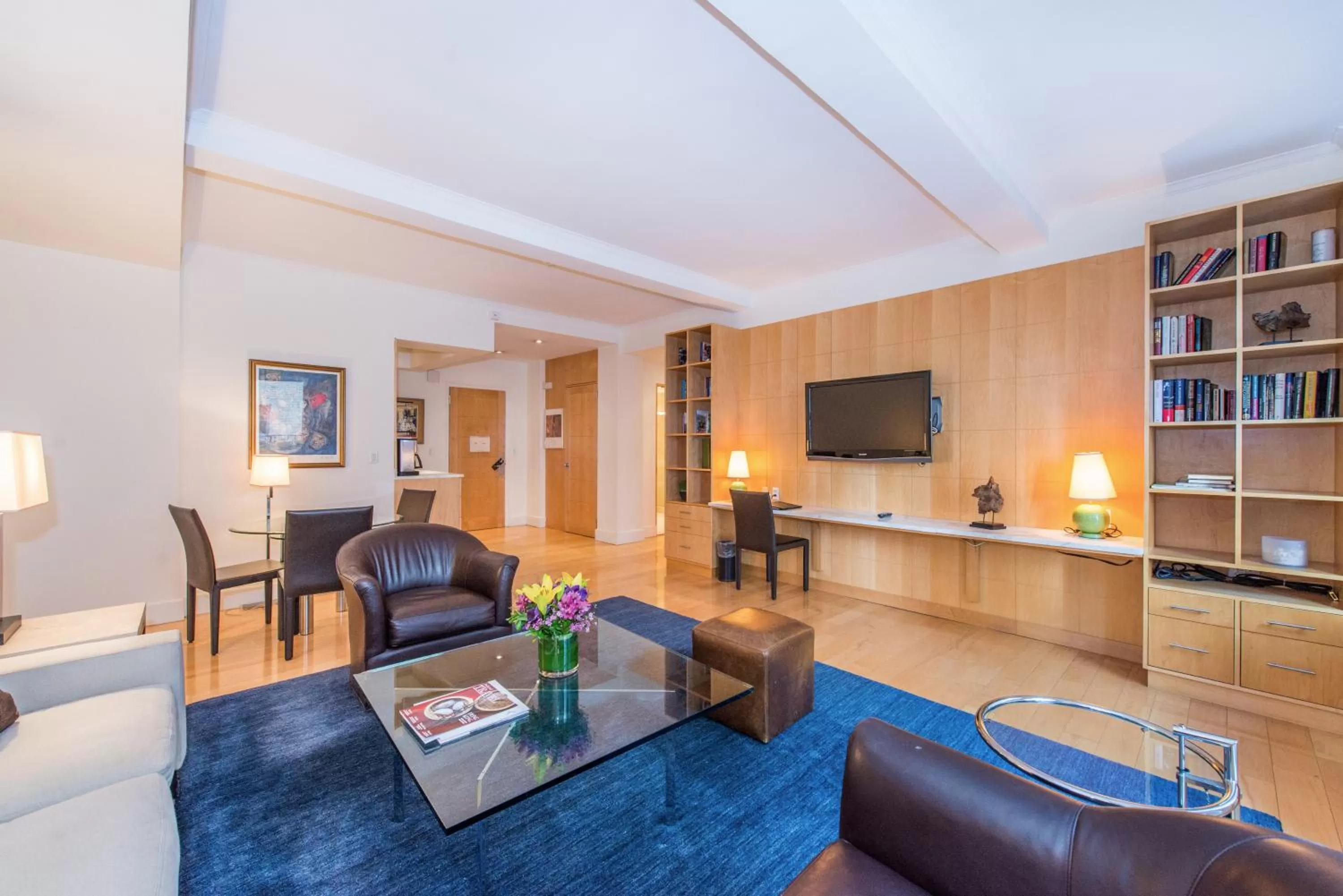 Seating area in Lombardy Hotel