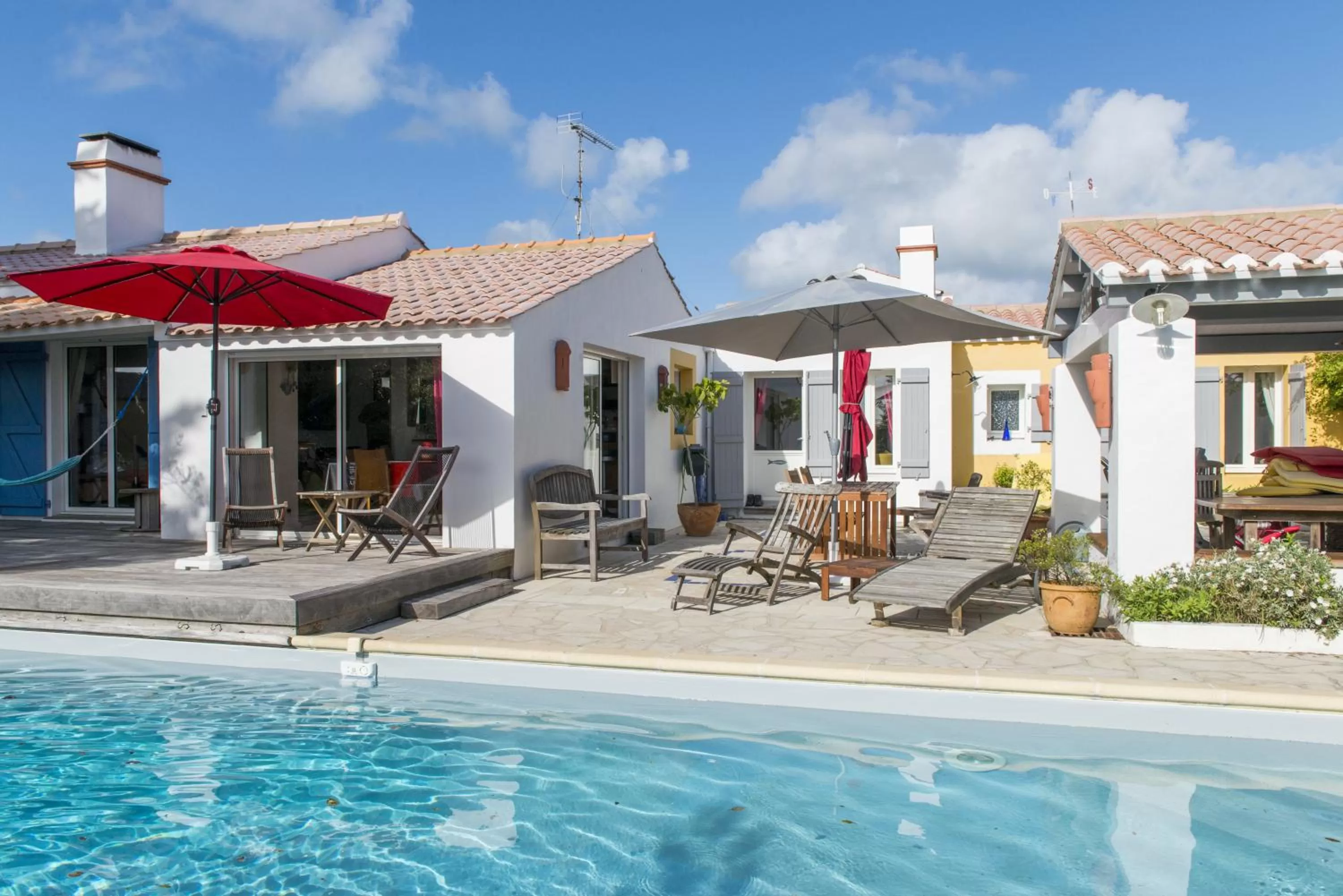 Patio in Les Yeux Bleus Bed & Breakfast