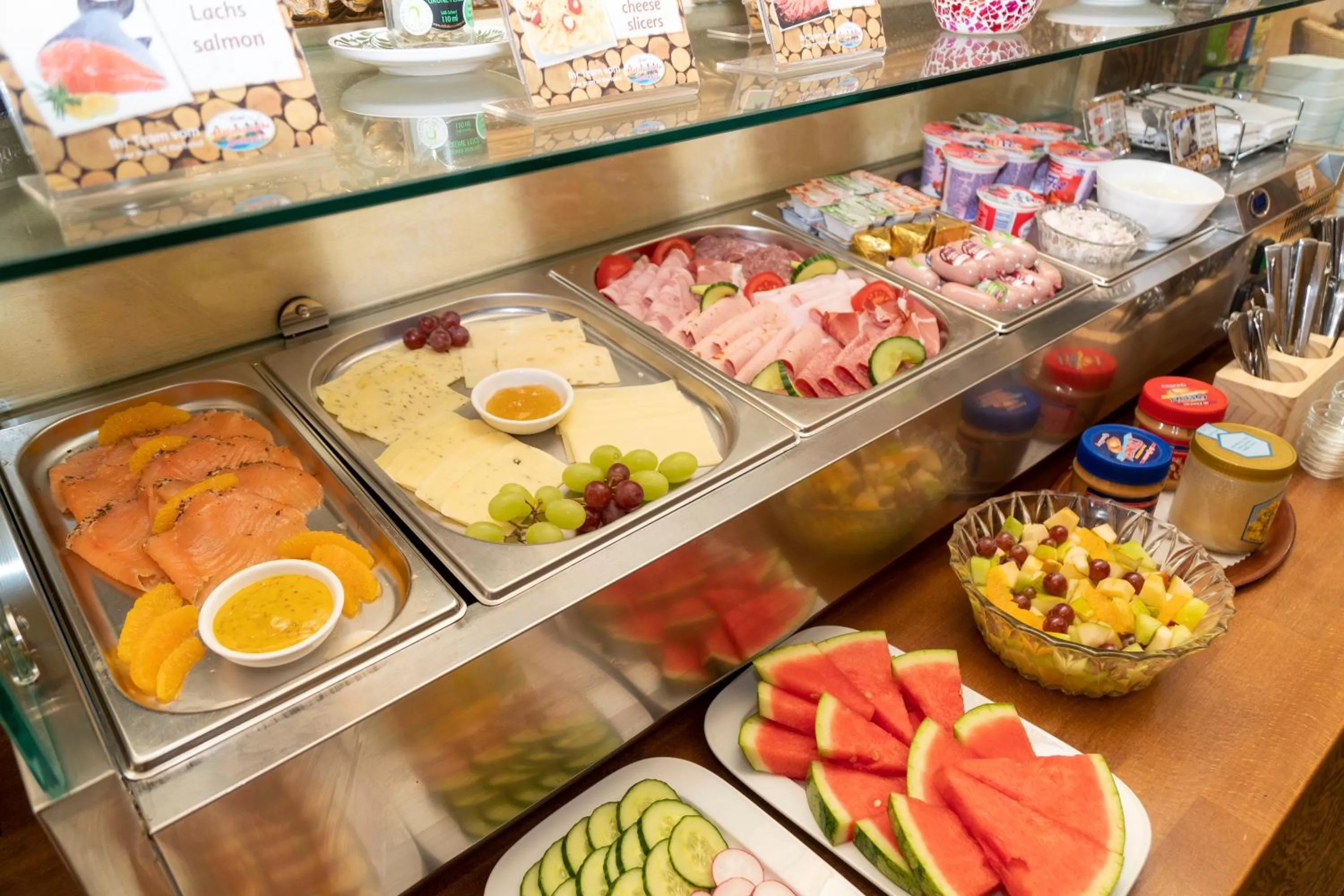 Food and drinks in Hotel Holsteinische Schweiz am Dieksee