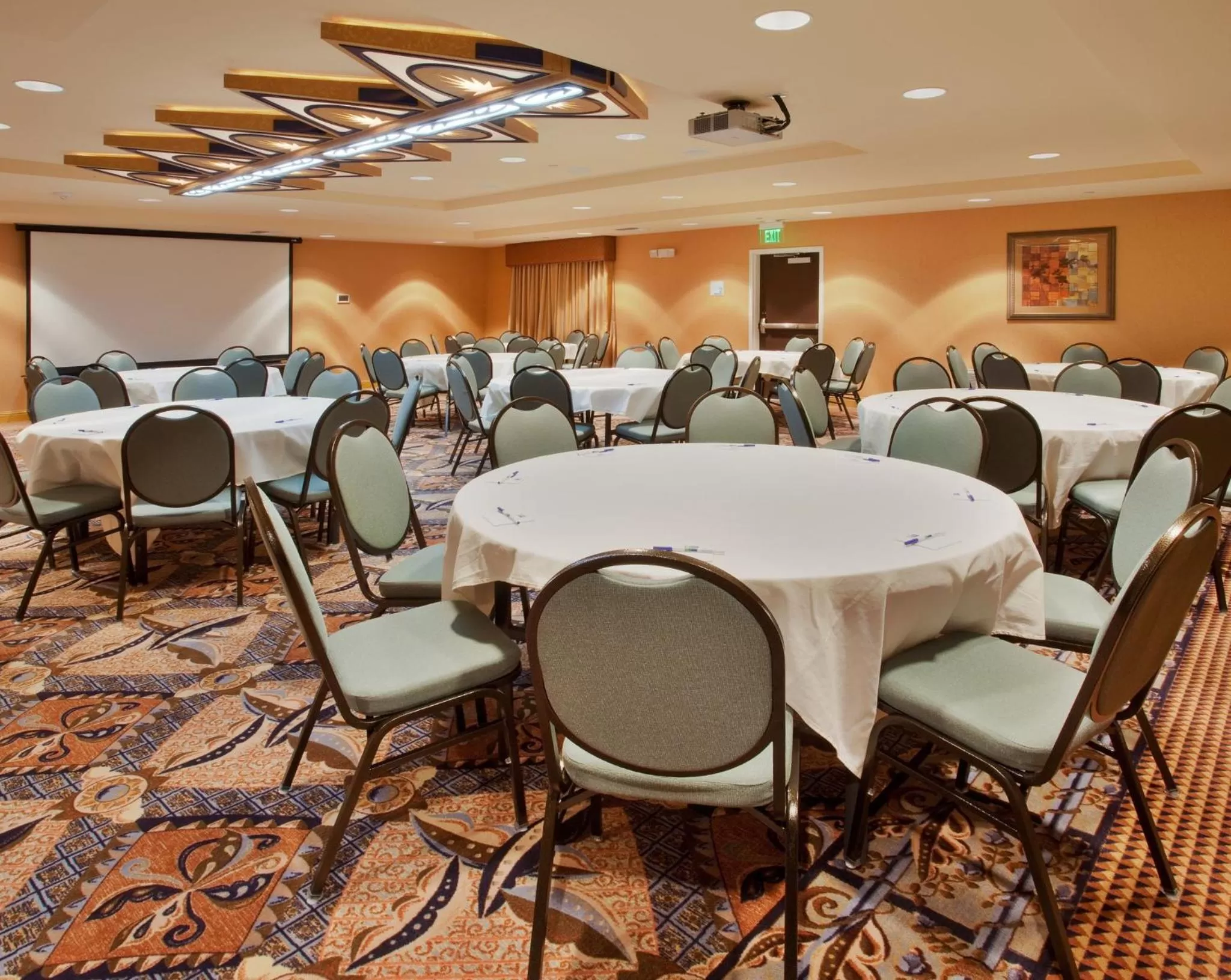 Banquet/Function facilities in Holiday Inn Express & Suites Sacramento NE Cal Expo by IHG